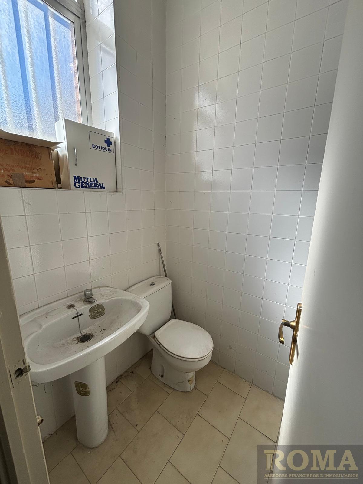 Venta de local comercial en Salamanca