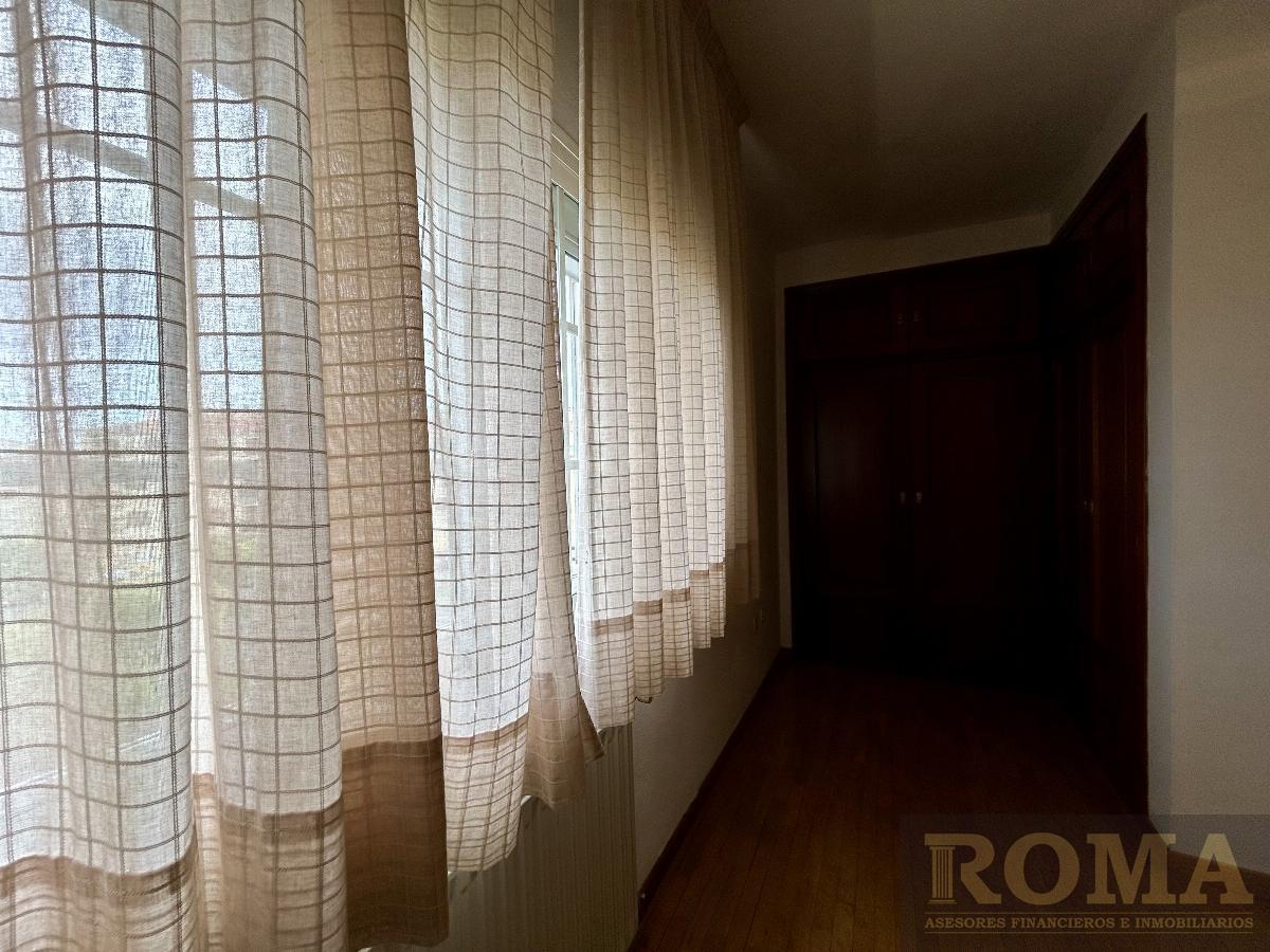 For sale of duplex in Villares de la Reina