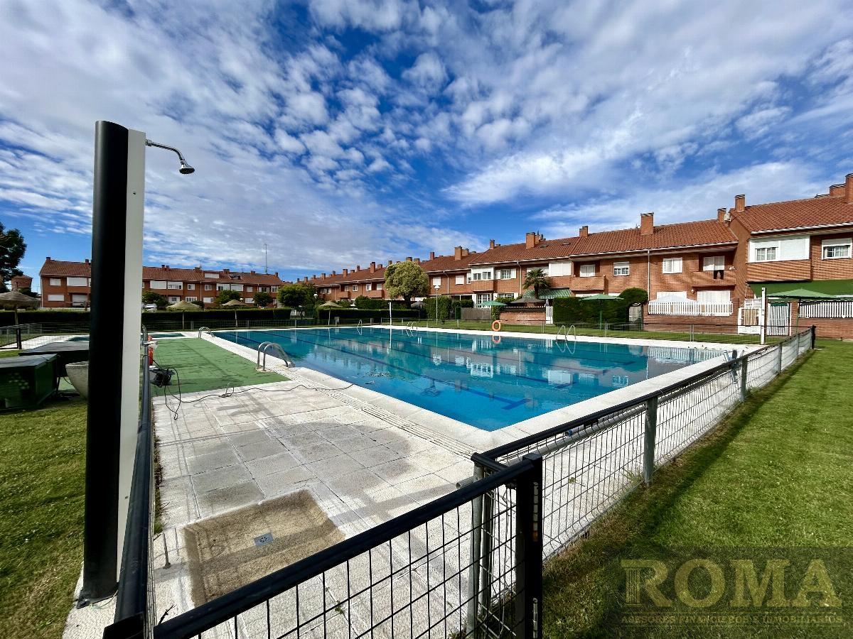 For sale of duplex in Villares de la Reina