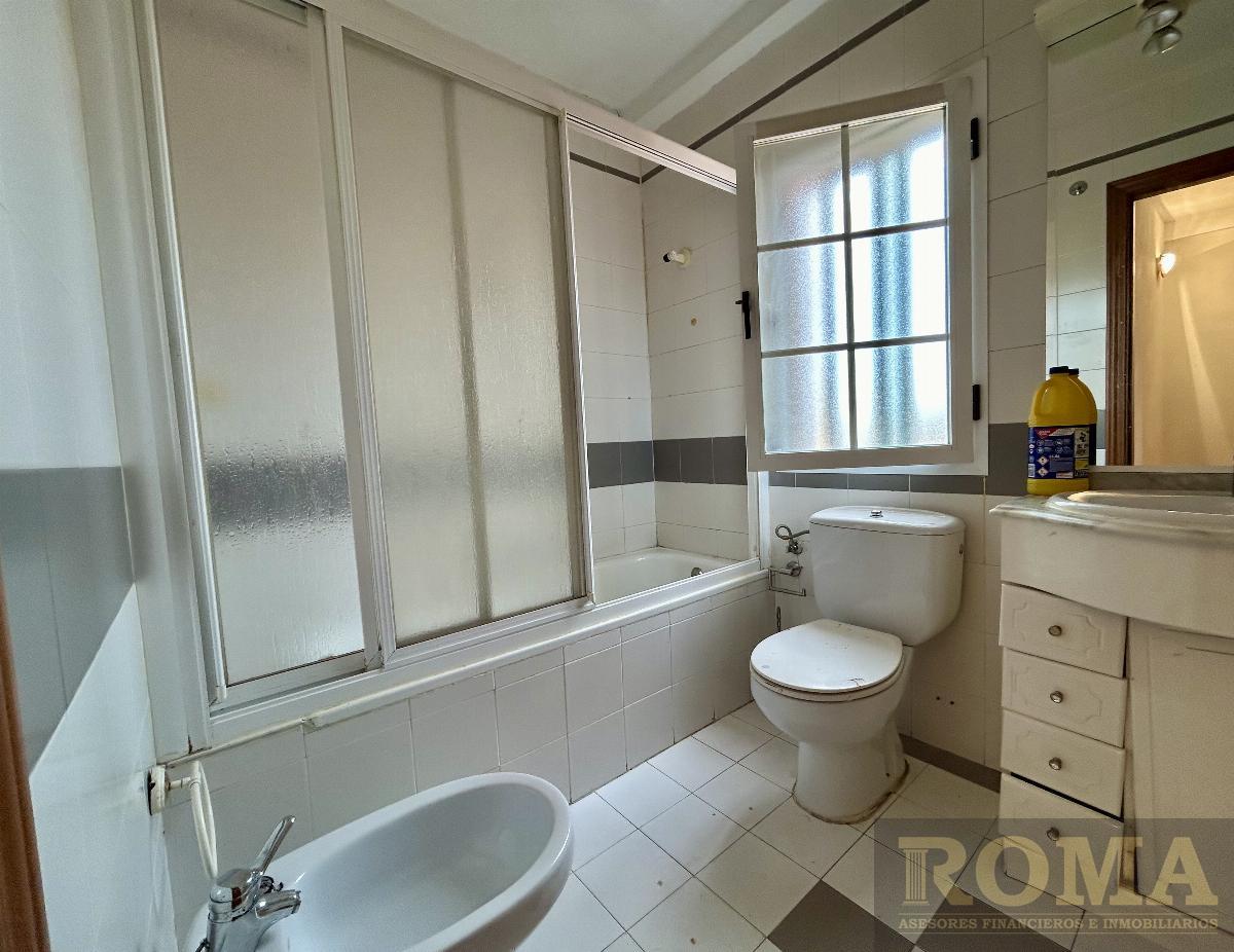 For sale of duplex in Villares de la Reina
