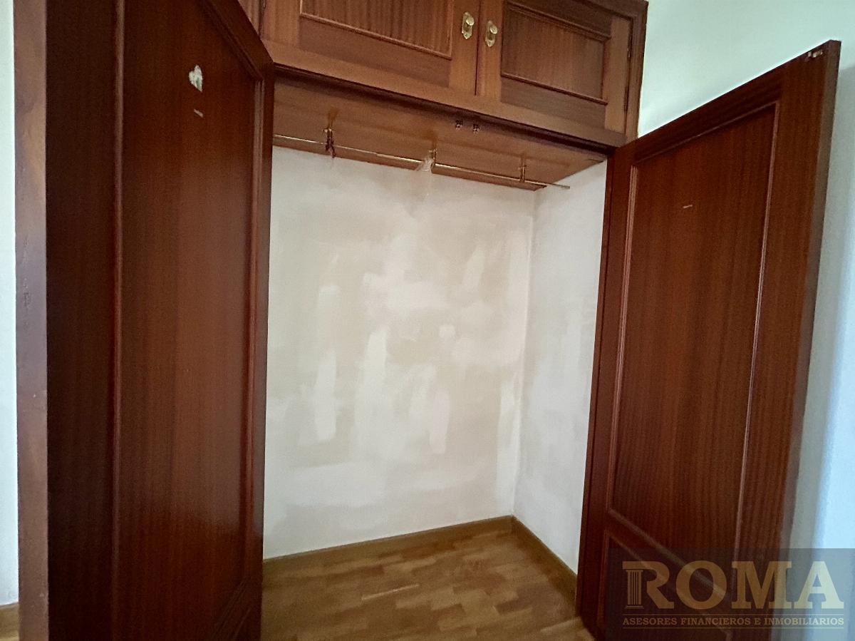 For sale of duplex in Villares de la Reina