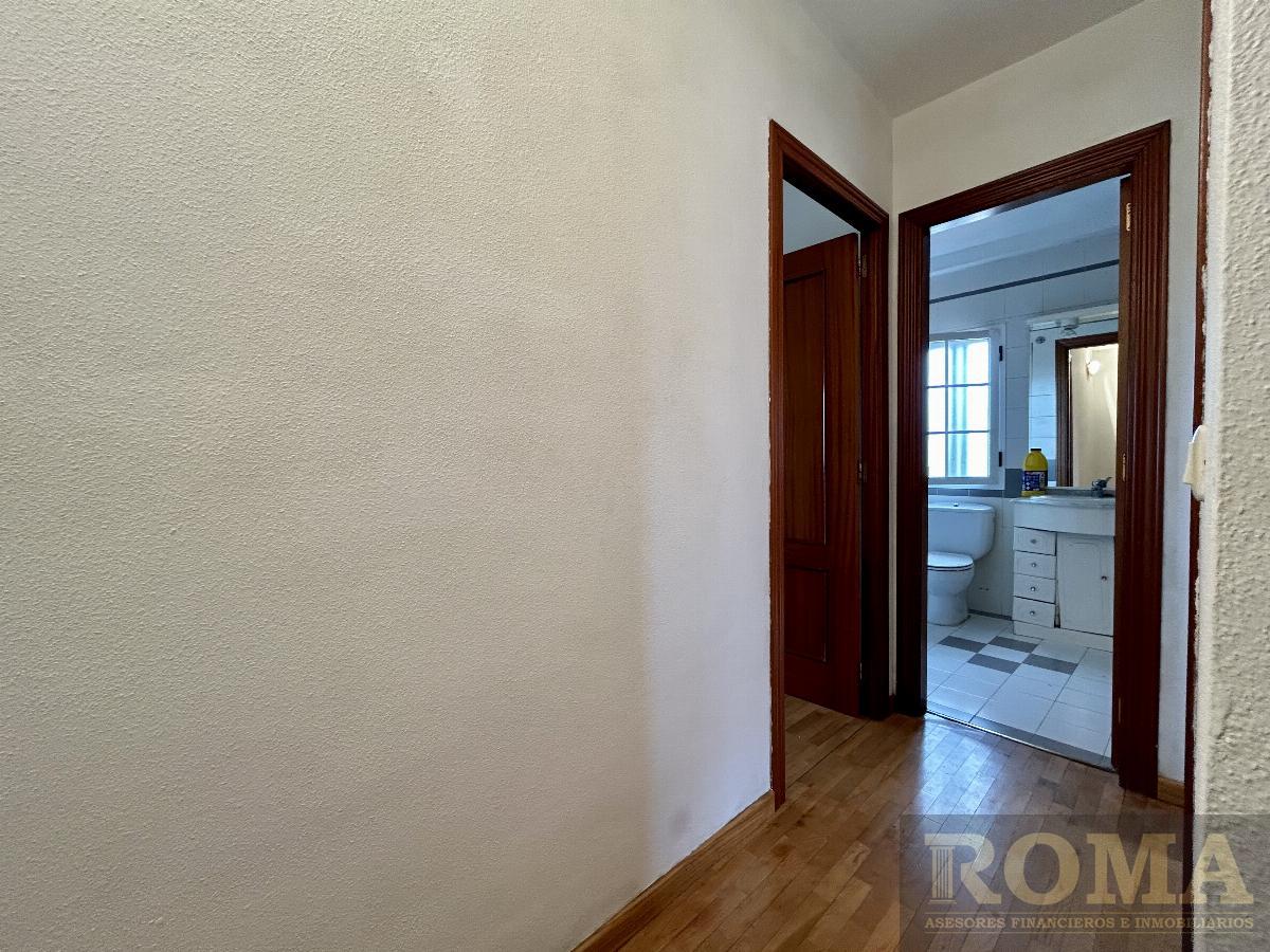 For sale of duplex in Villares de la Reina