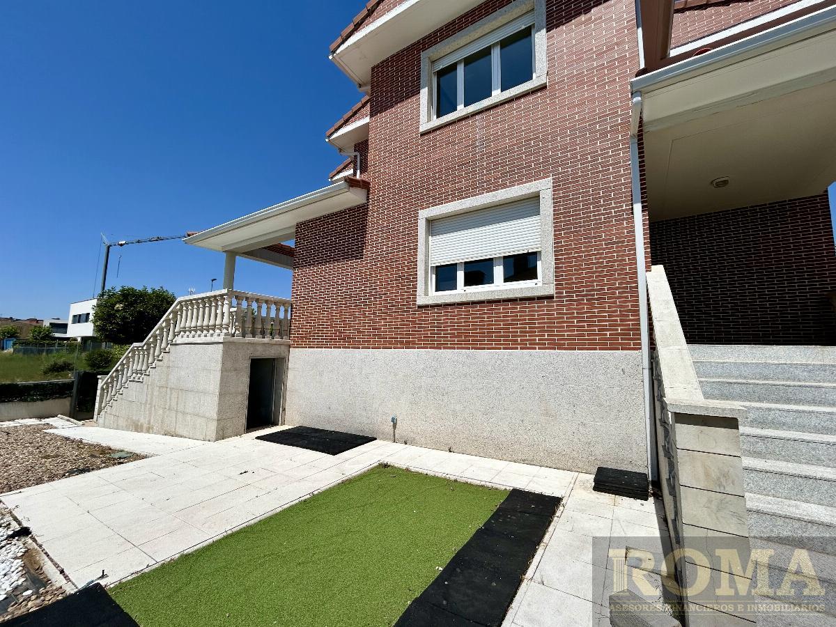 For sale of chalet in Cabrerizos
