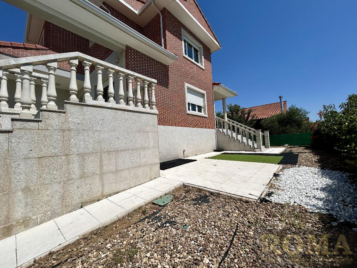 For sale of chalet in Cabrerizos