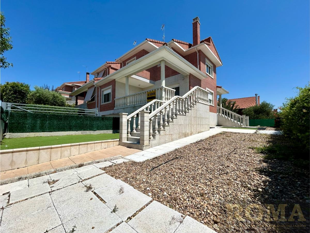 For sale of chalet in Cabrerizos