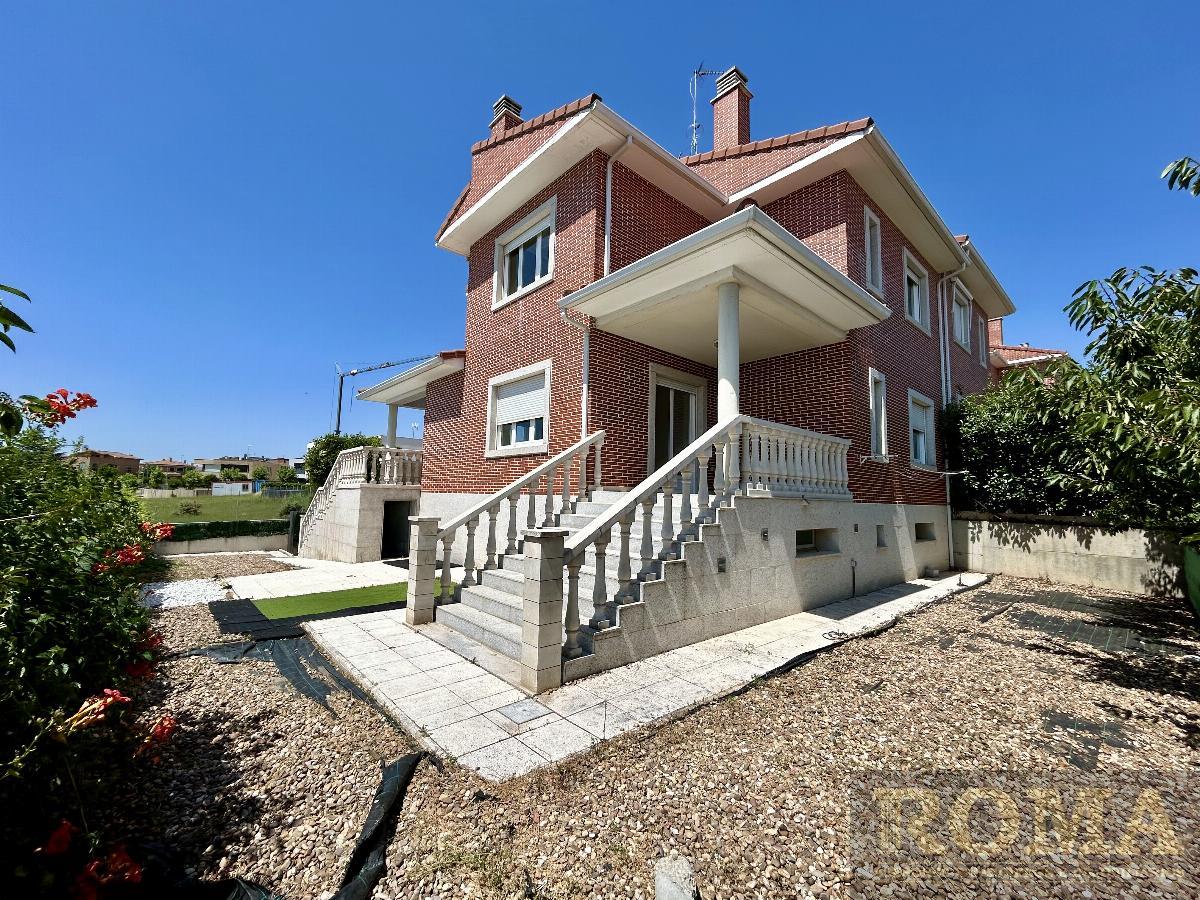 For sale of chalet in Cabrerizos