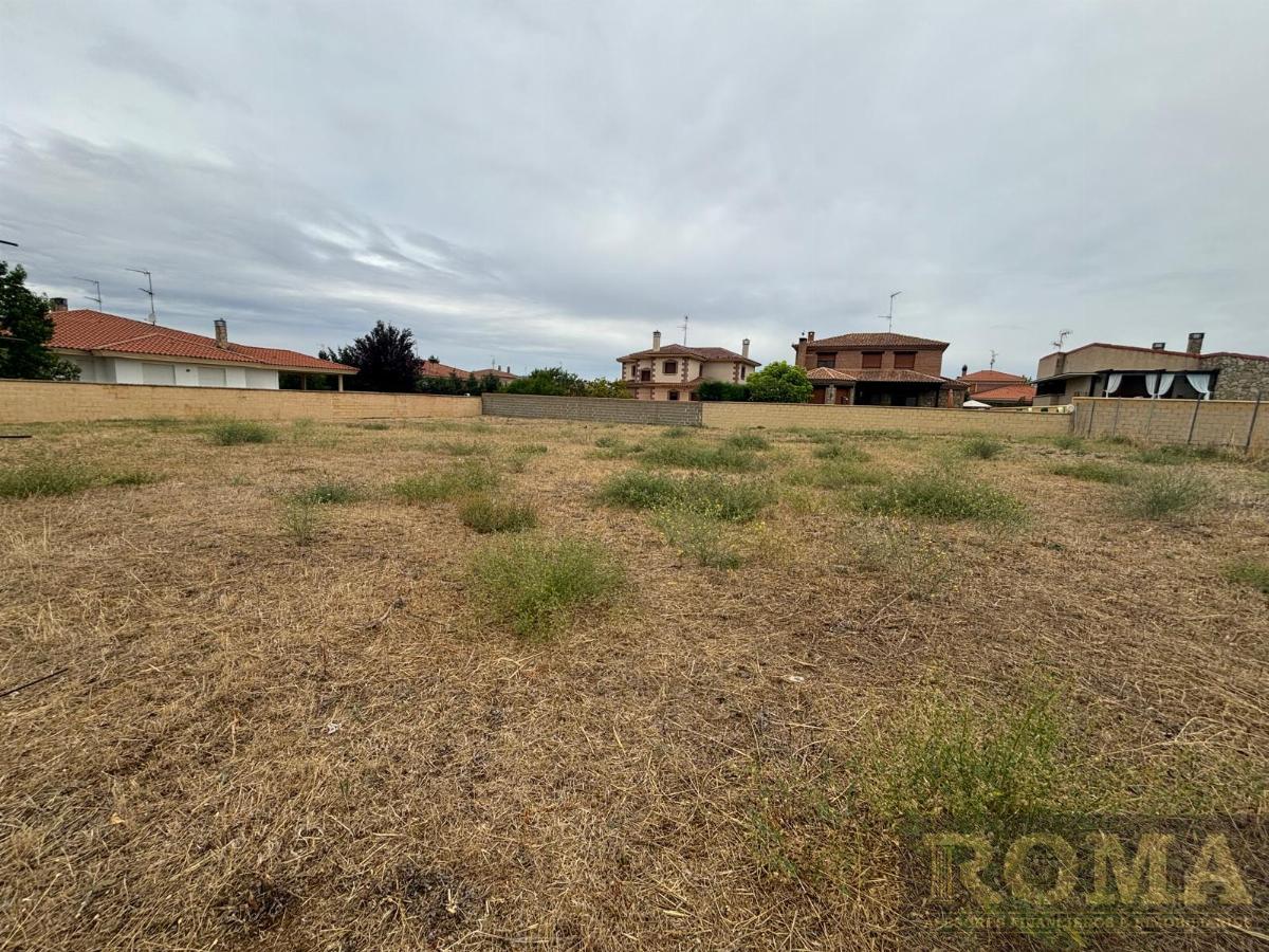 For sale of land in Villamayor