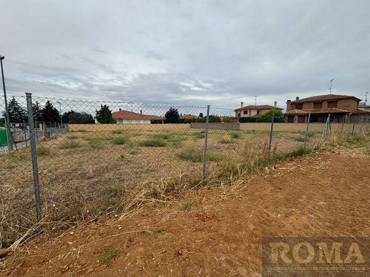 For sale of land in Villamayor