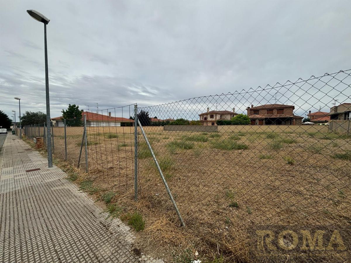 For sale of land in Villamayor