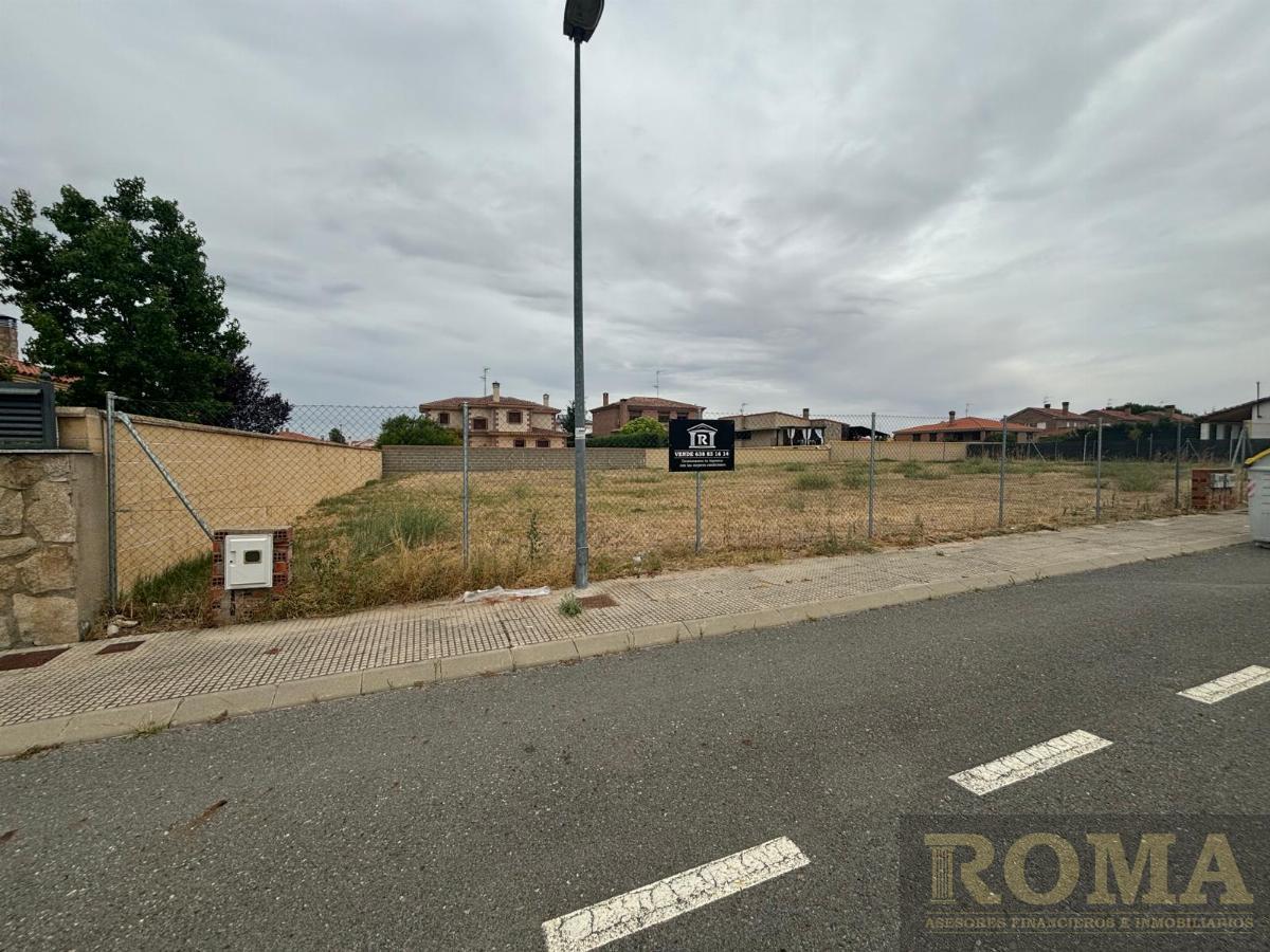 For sale of land in Villamayor