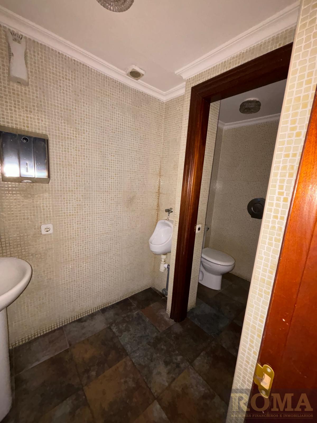 Venta de local comercial en Salamanca