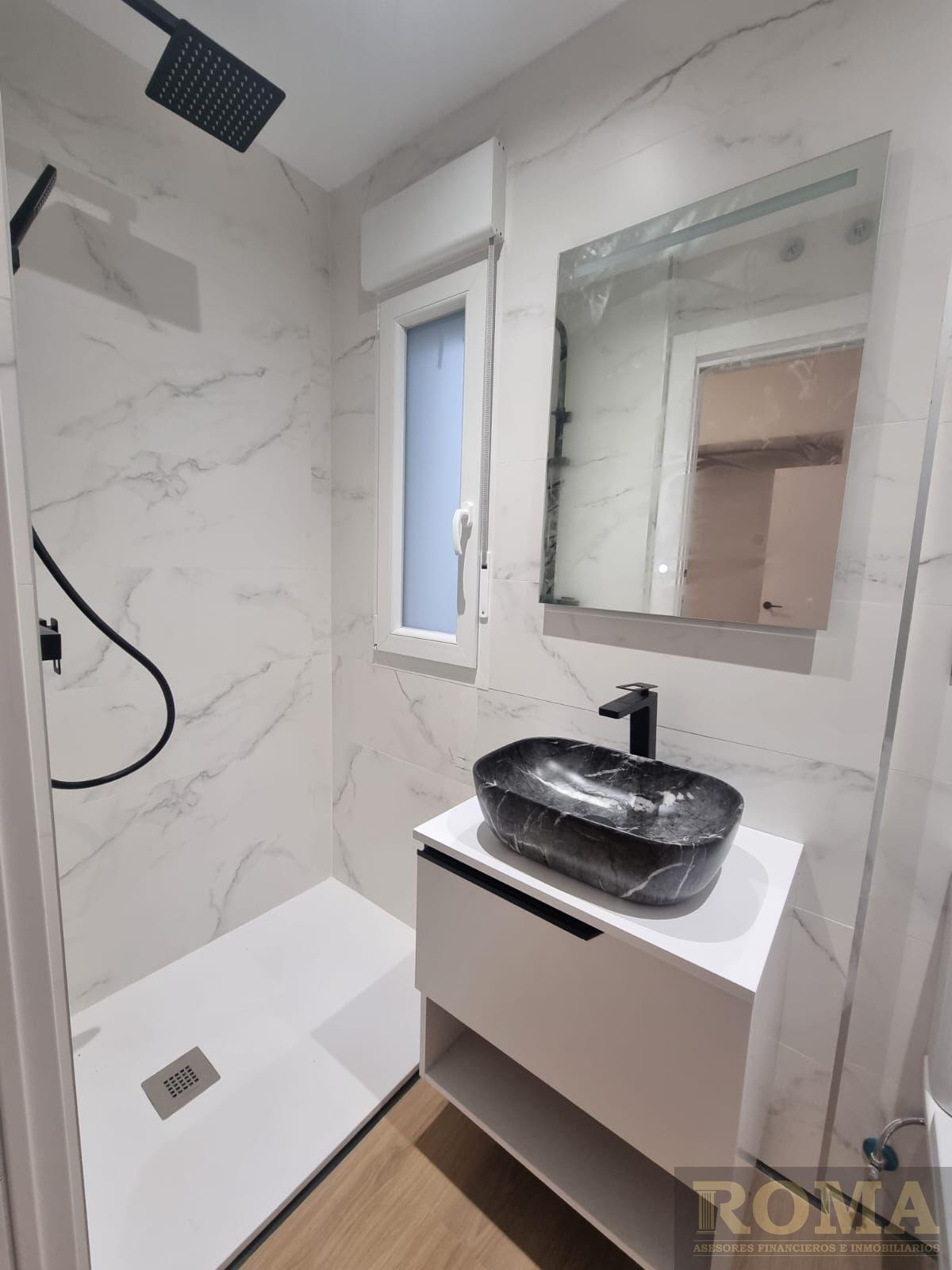 For sale of apartment in Salamanca