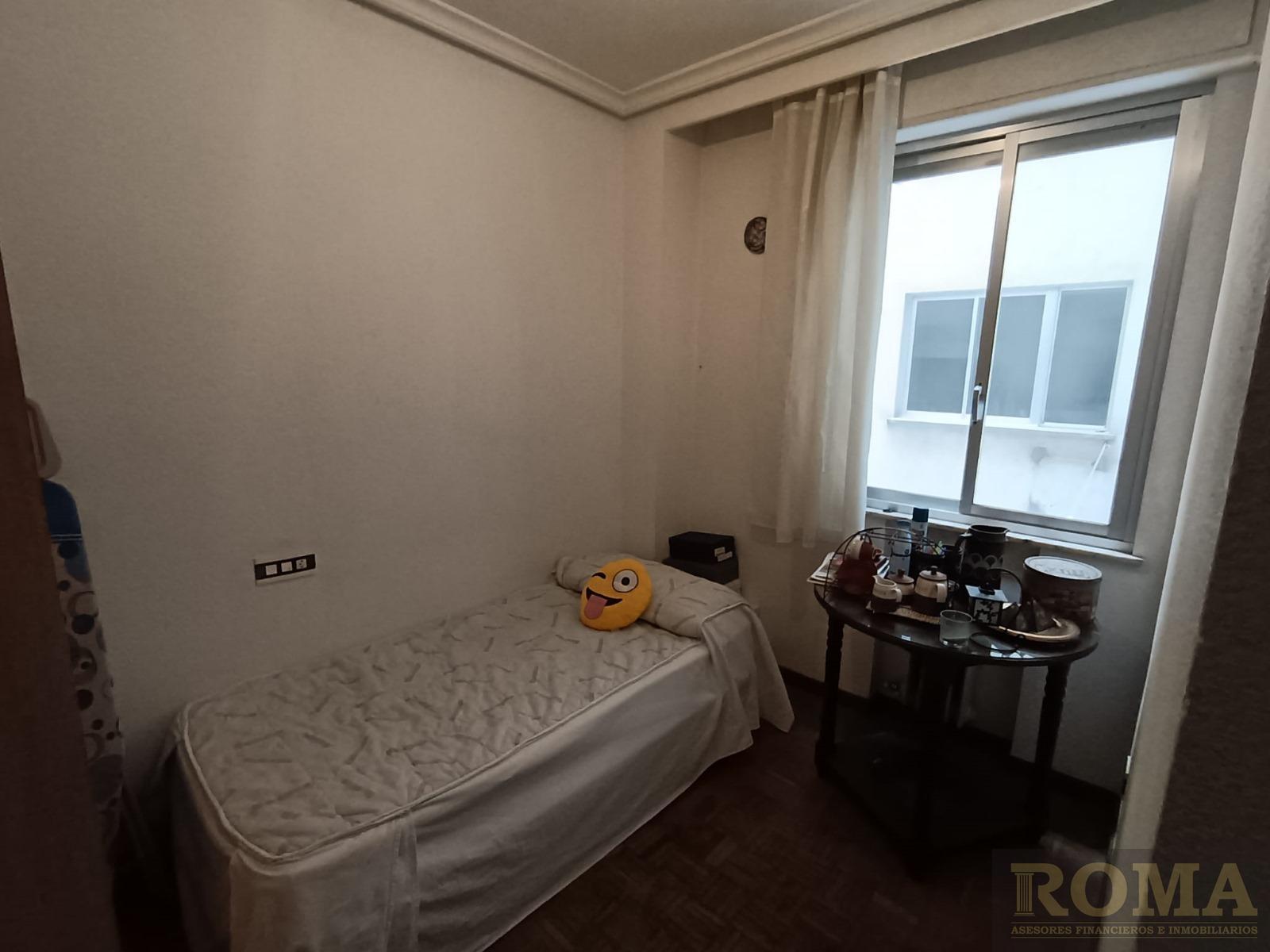 For sale of flat in Salamanca