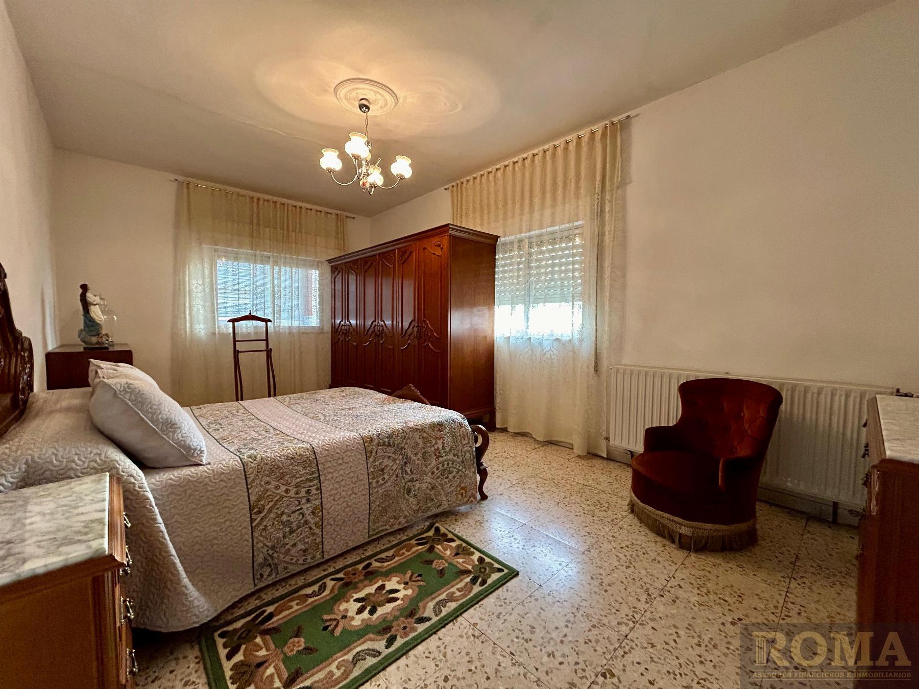 For sale of house in Cabrerizos