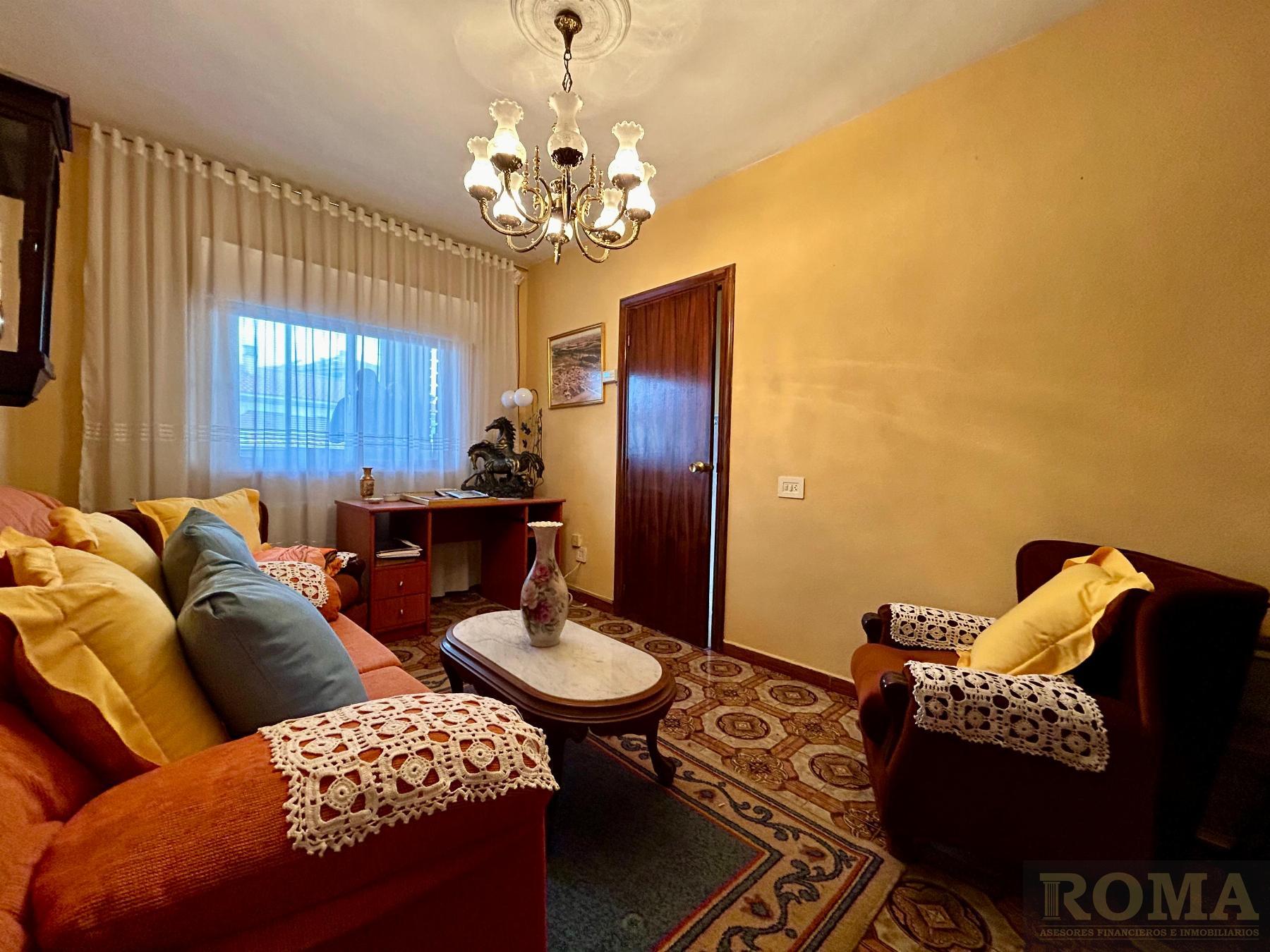 For sale of house in Cabrerizos