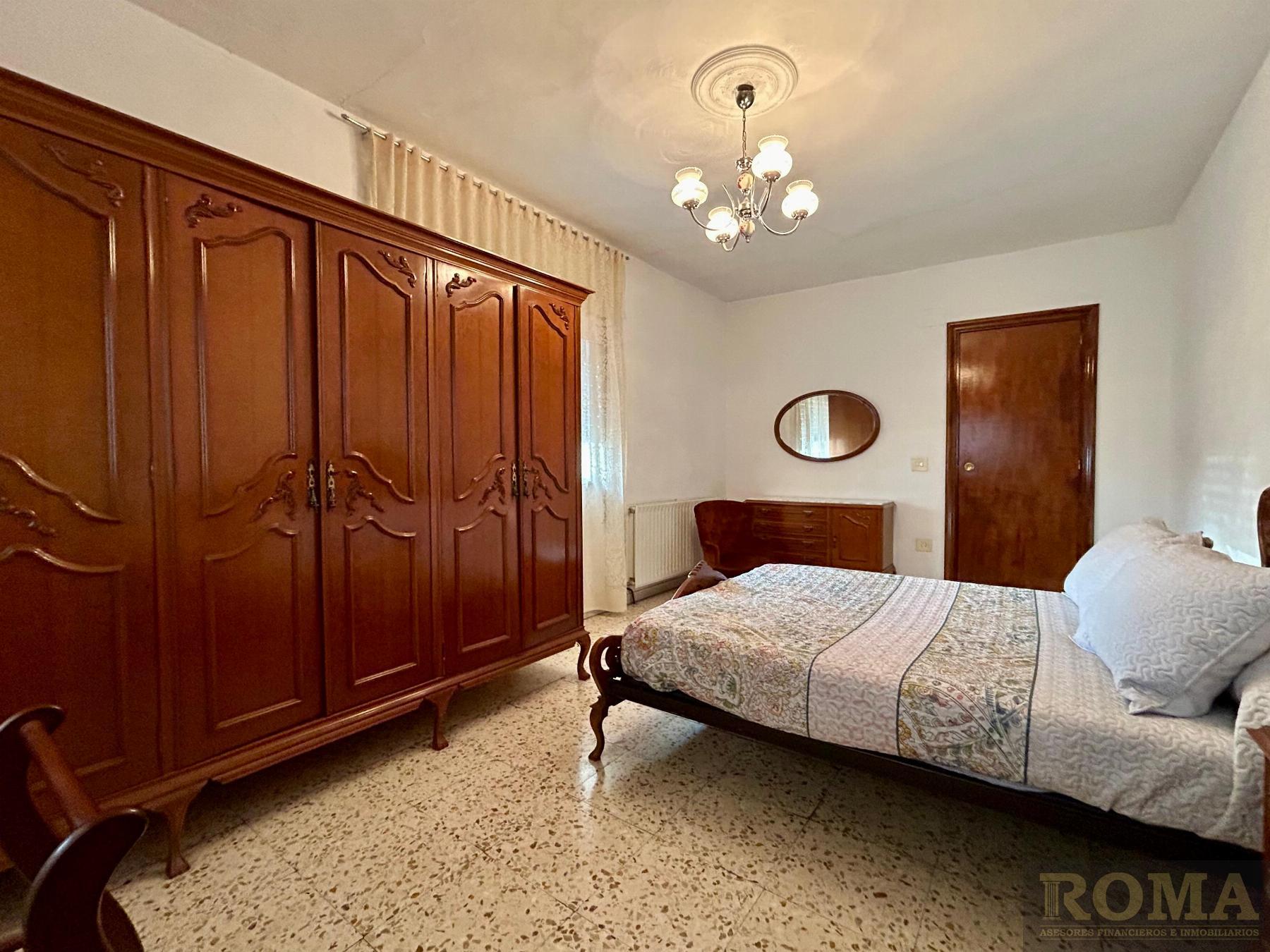 For sale of house in Cabrerizos