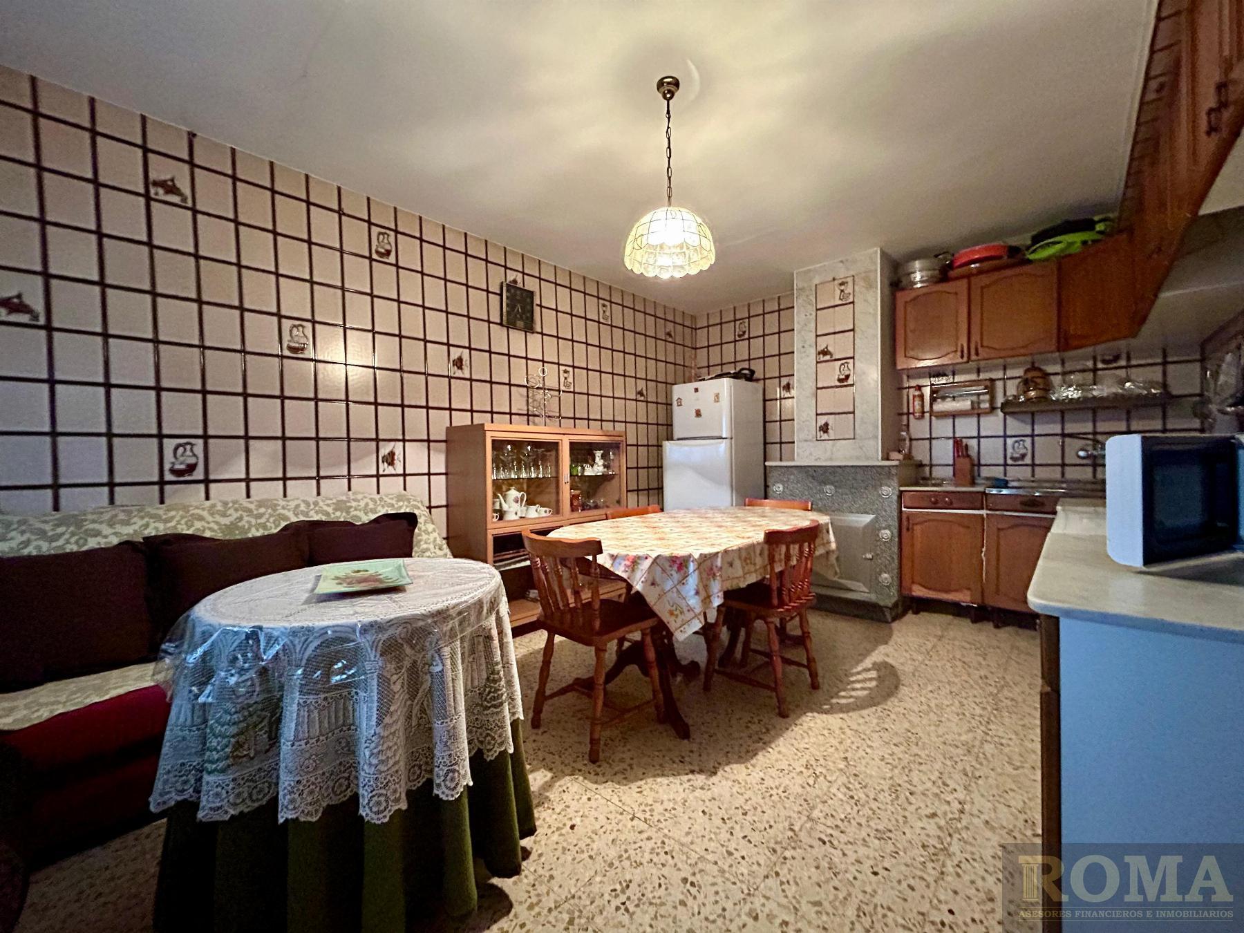 For sale of house in Cabrerizos