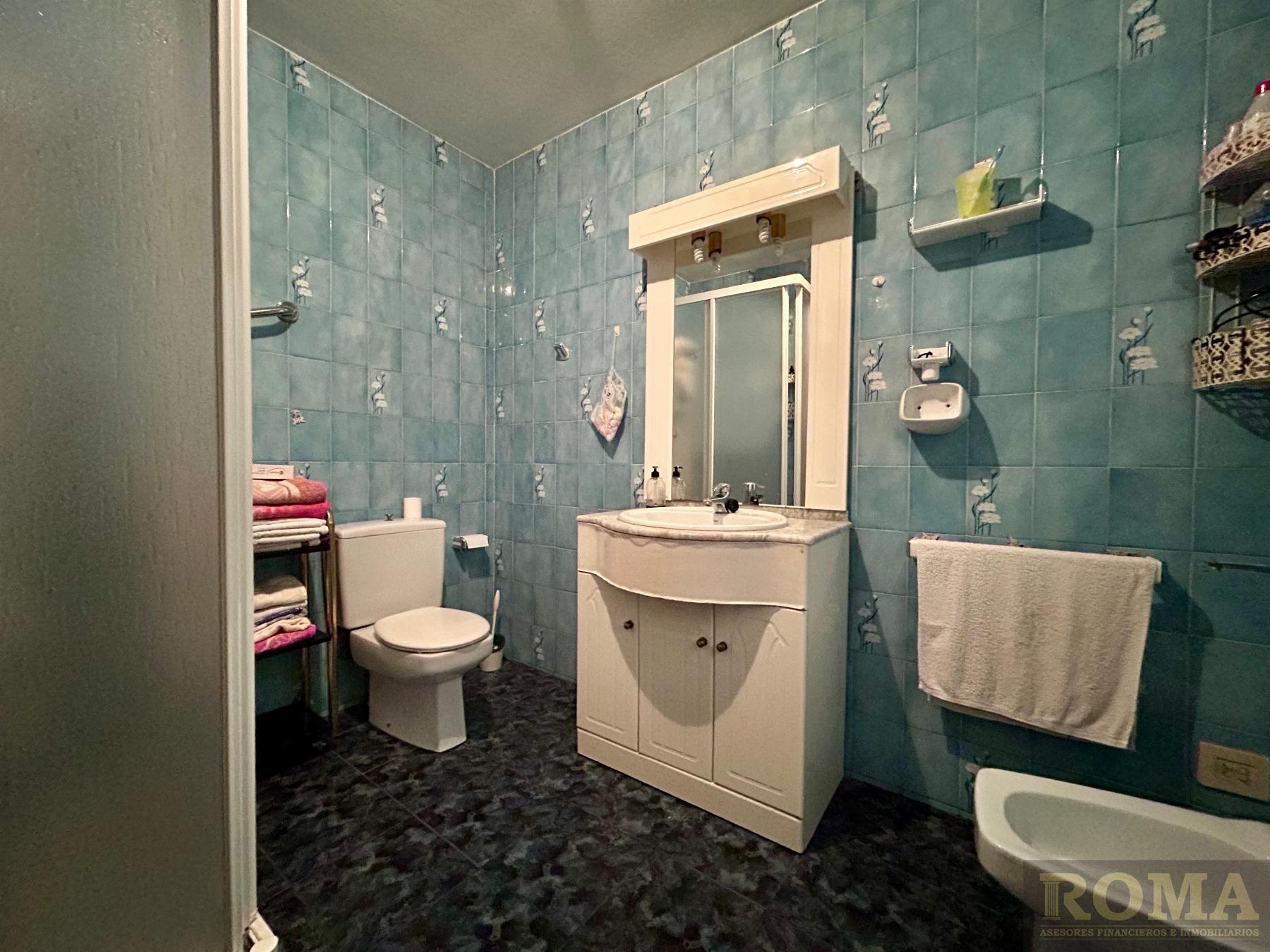 For sale of house in Cabrerizos