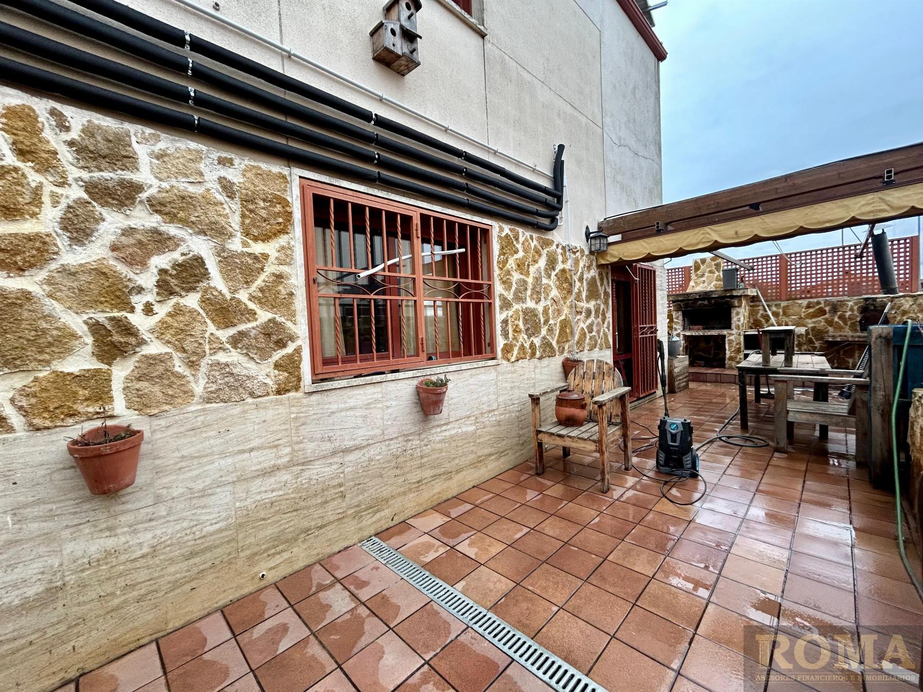 For sale of chalet in Doñinos de Salamanca