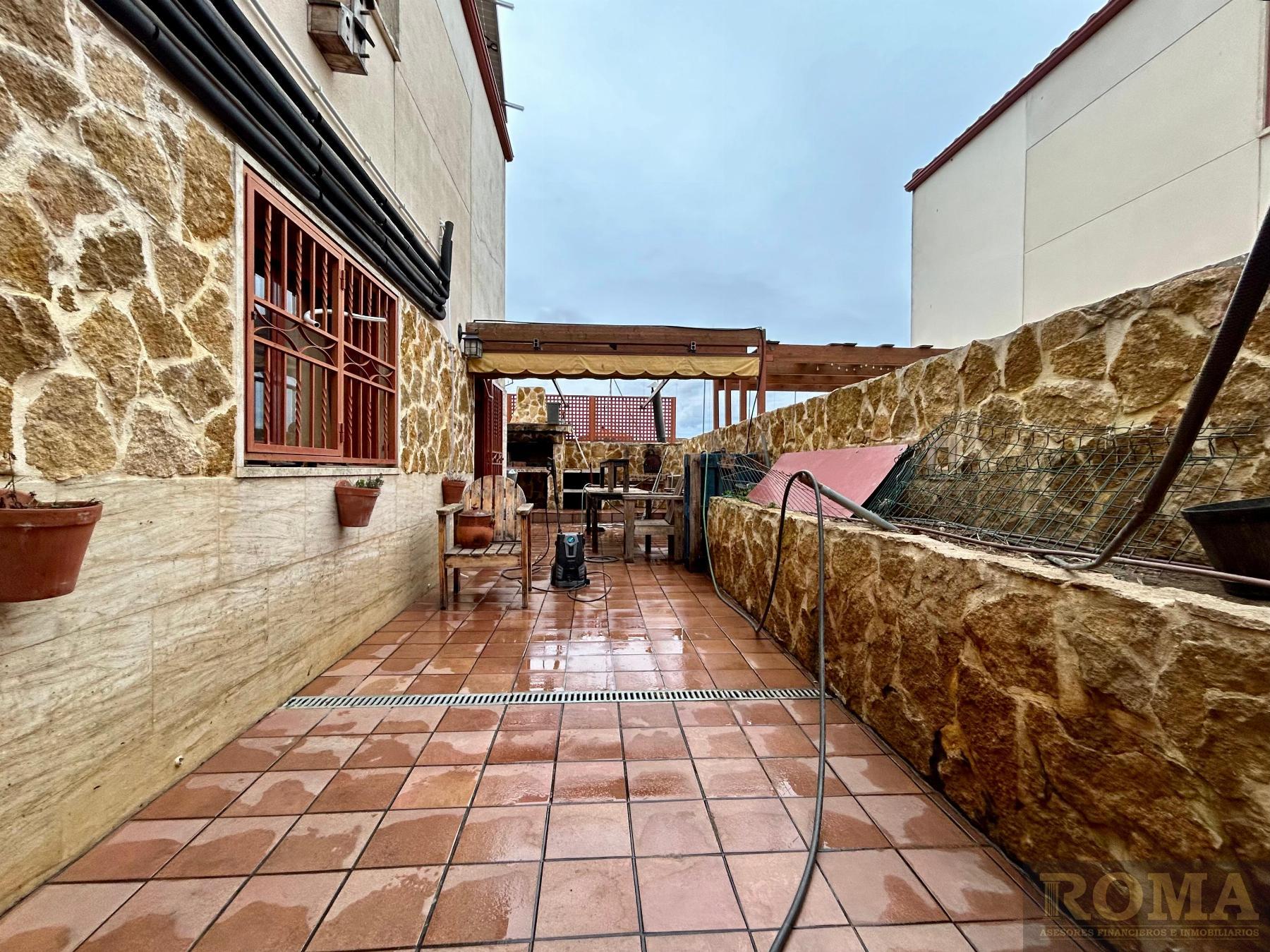 For sale of chalet in Doñinos de Salamanca