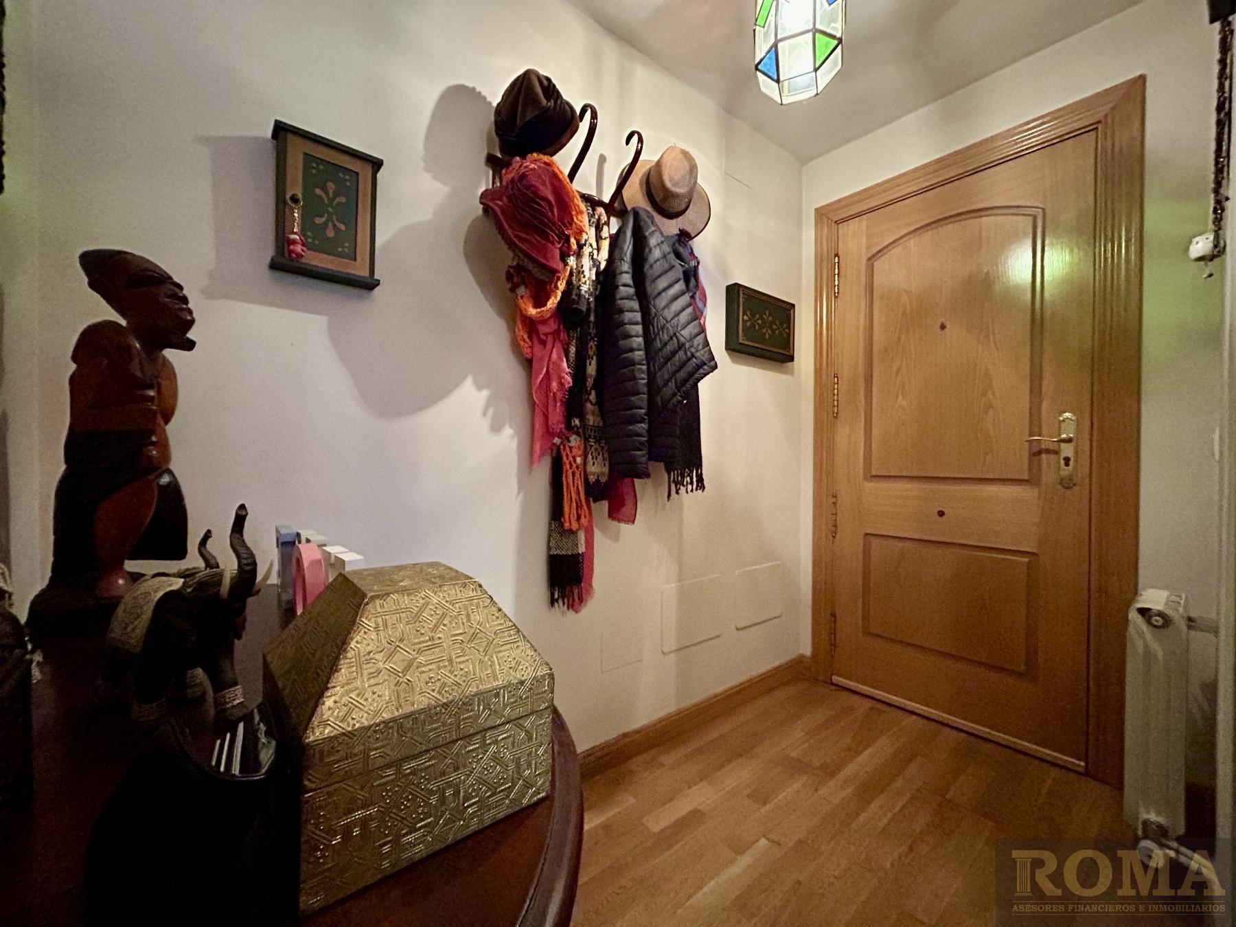 For sale of flat in Cabrerizos