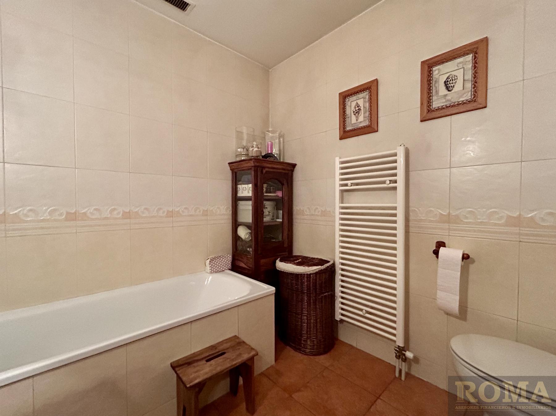 For sale of flat in Cabrerizos