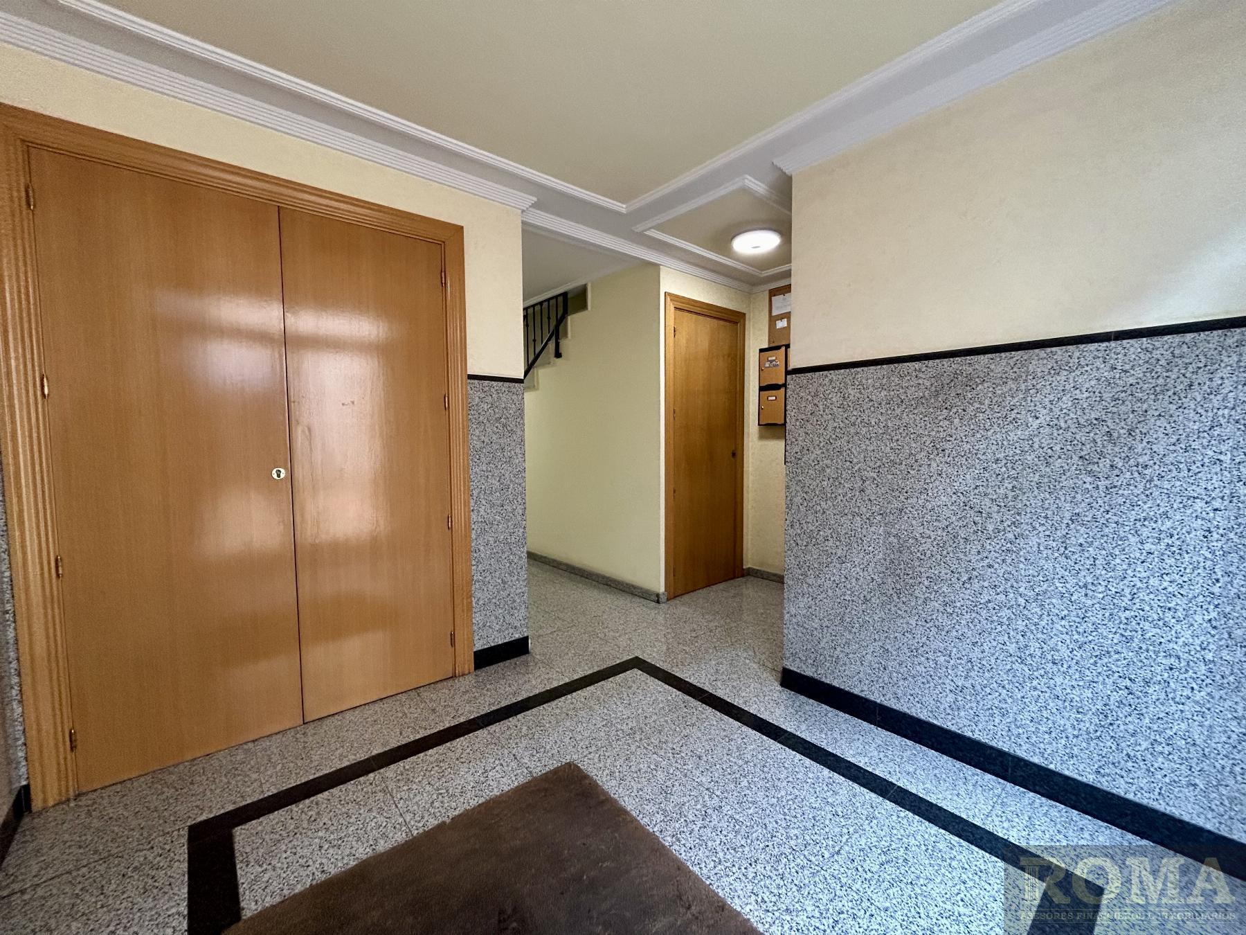 For sale of flat in Cabrerizos