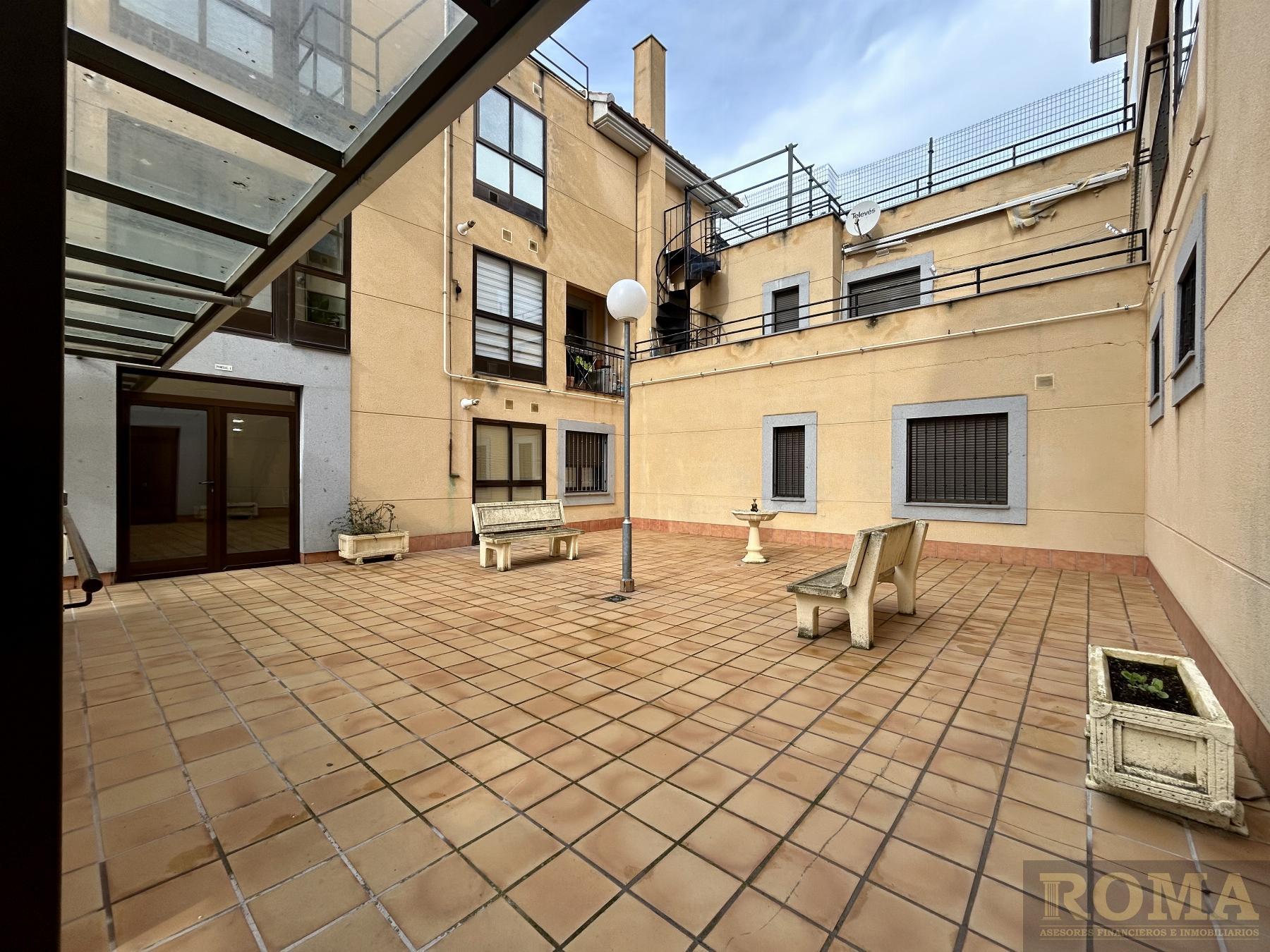 For sale of flat in Cabrerizos