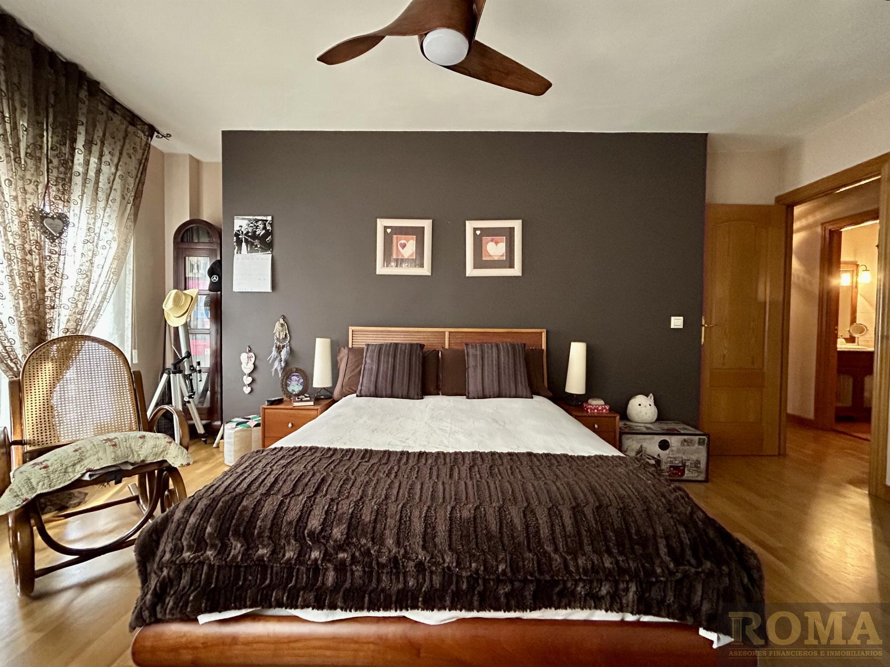 For sale of flat in Cabrerizos