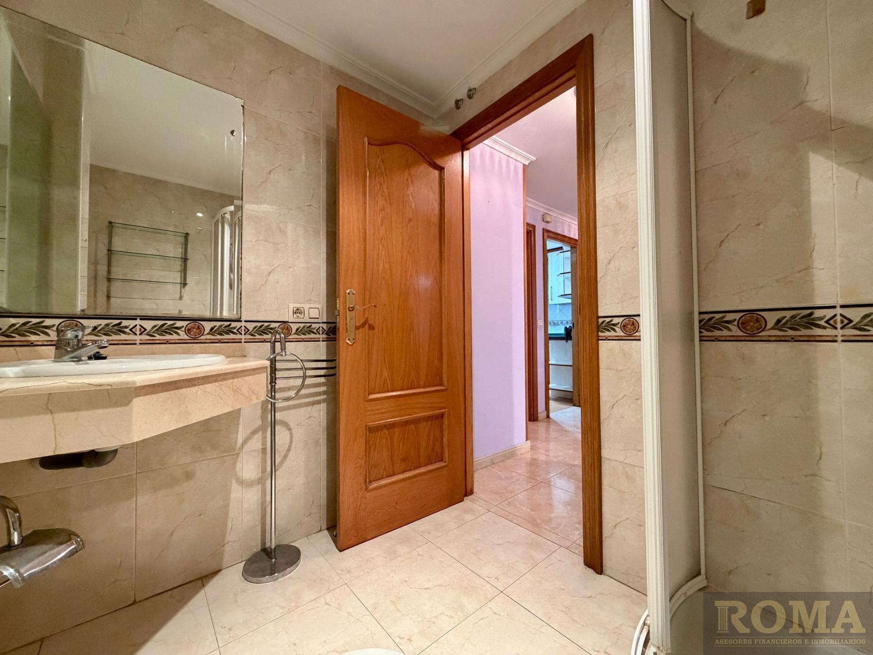 For sale of flat in Cabrerizos