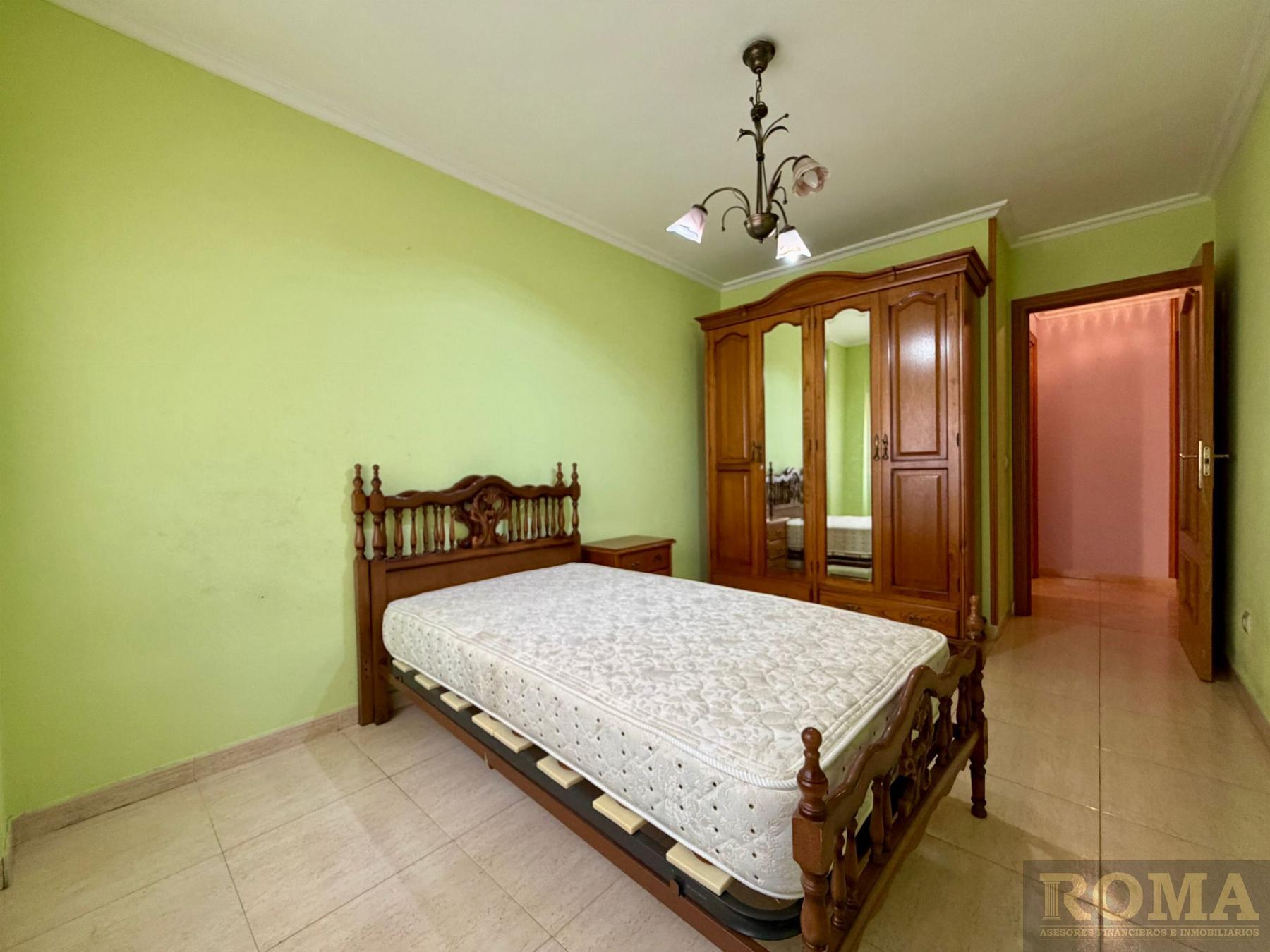For sale of flat in Cabrerizos