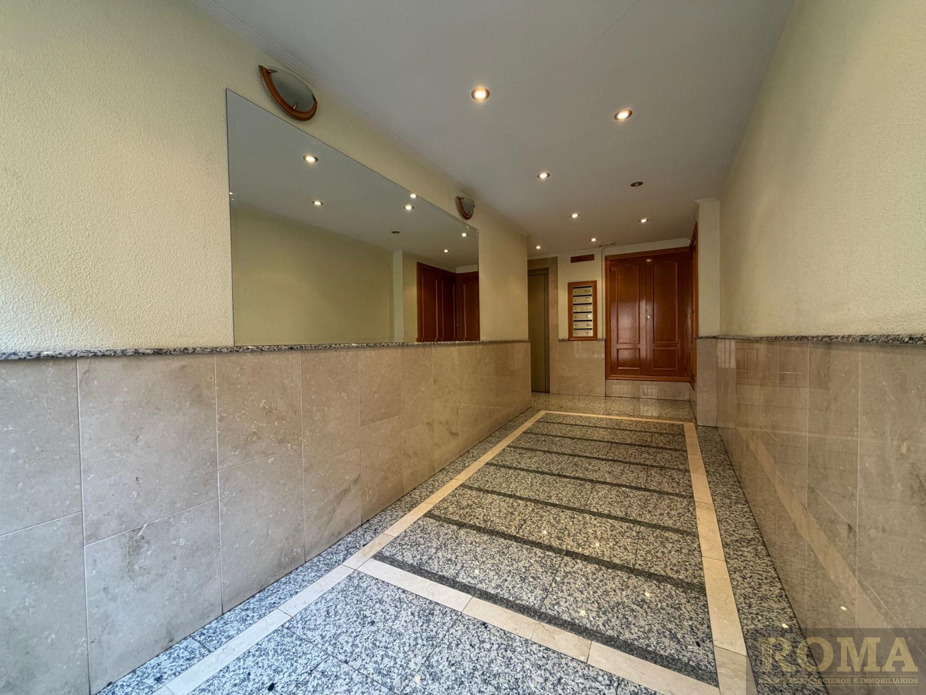 For sale of flat in Cabrerizos