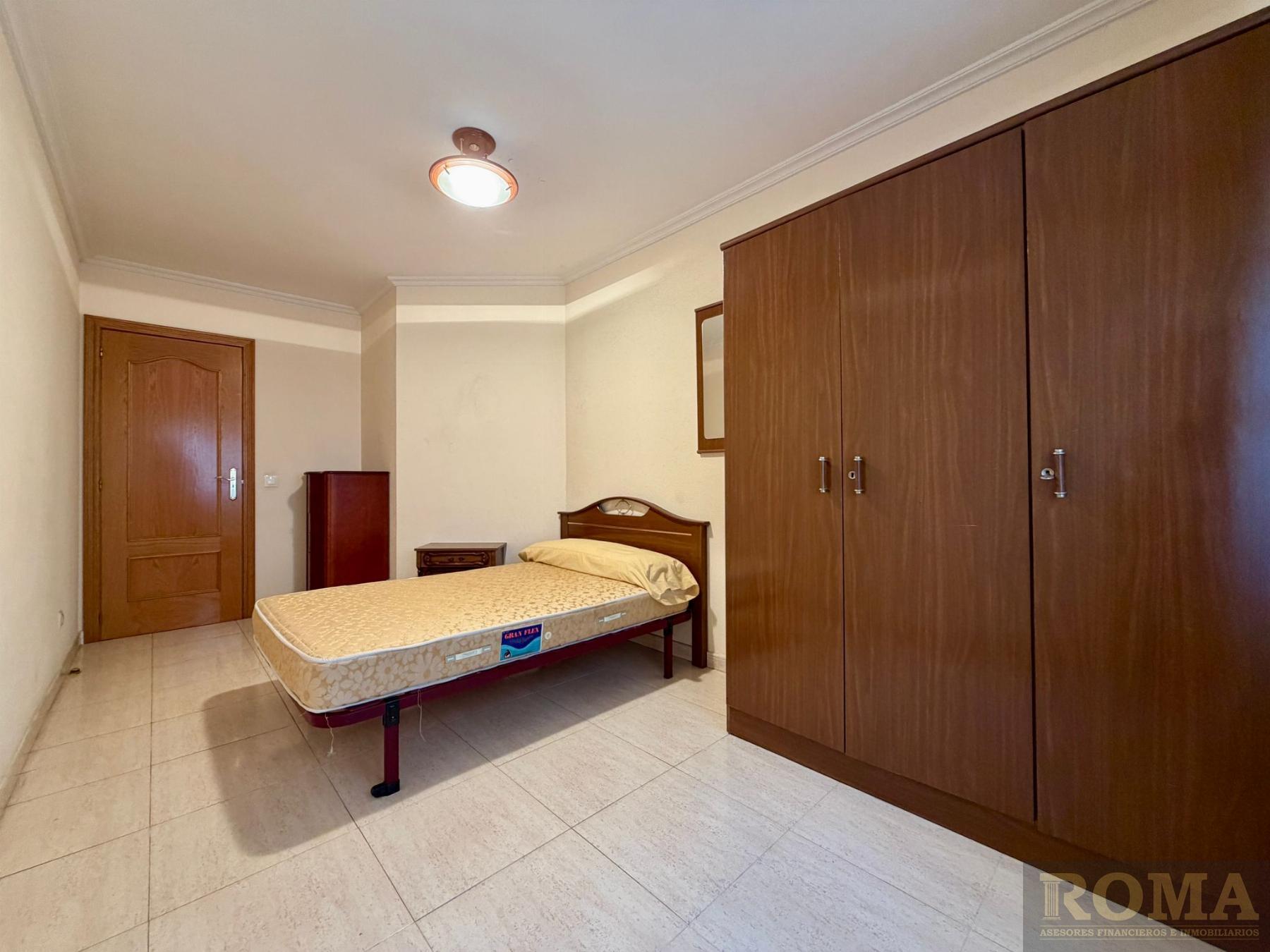 For sale of flat in Cabrerizos