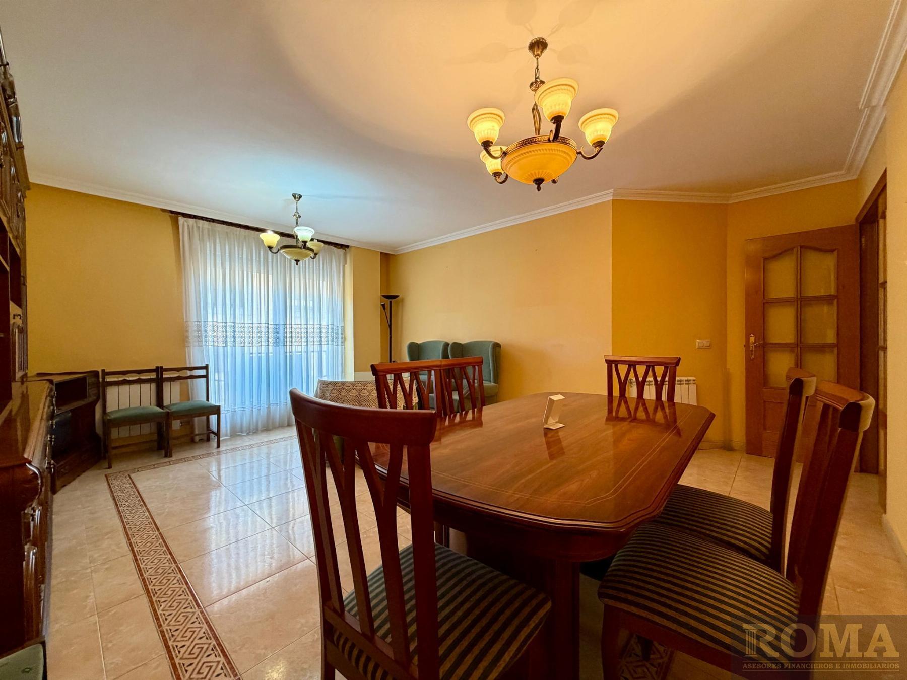 For sale of flat in Cabrerizos