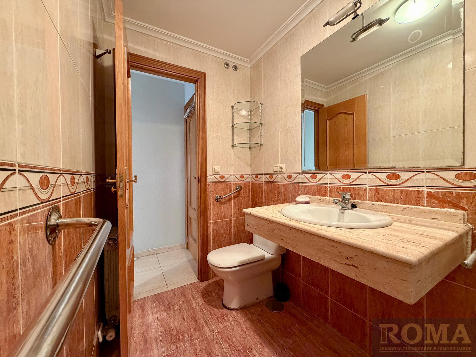 For sale of flat in Cabrerizos