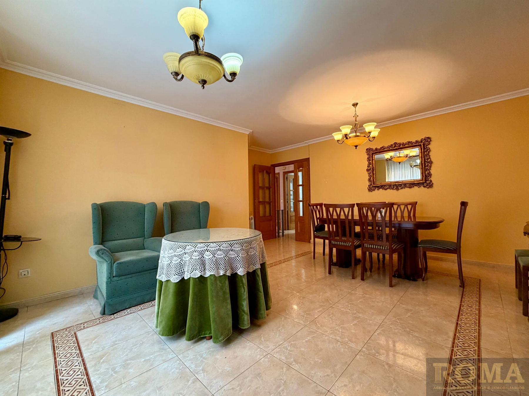 For sale of flat in Cabrerizos