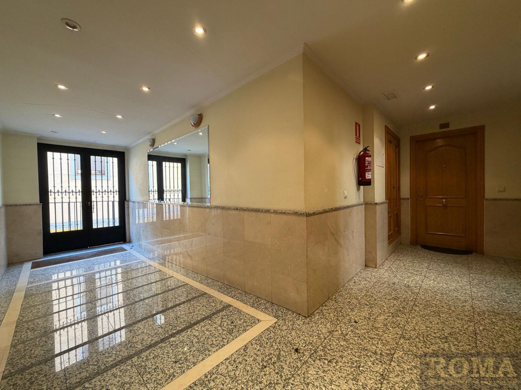 For sale of flat in Cabrerizos