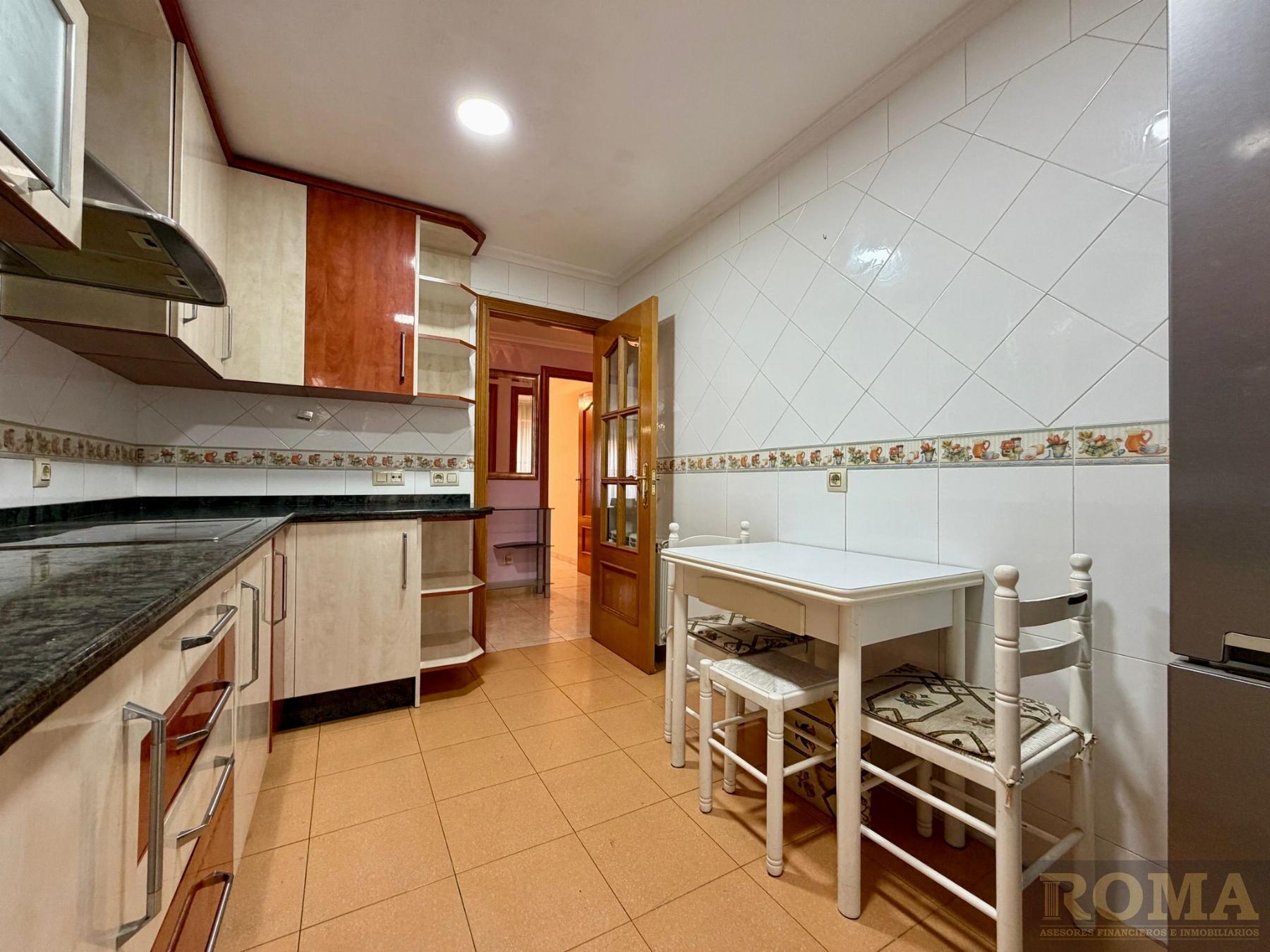 For sale of flat in Cabrerizos