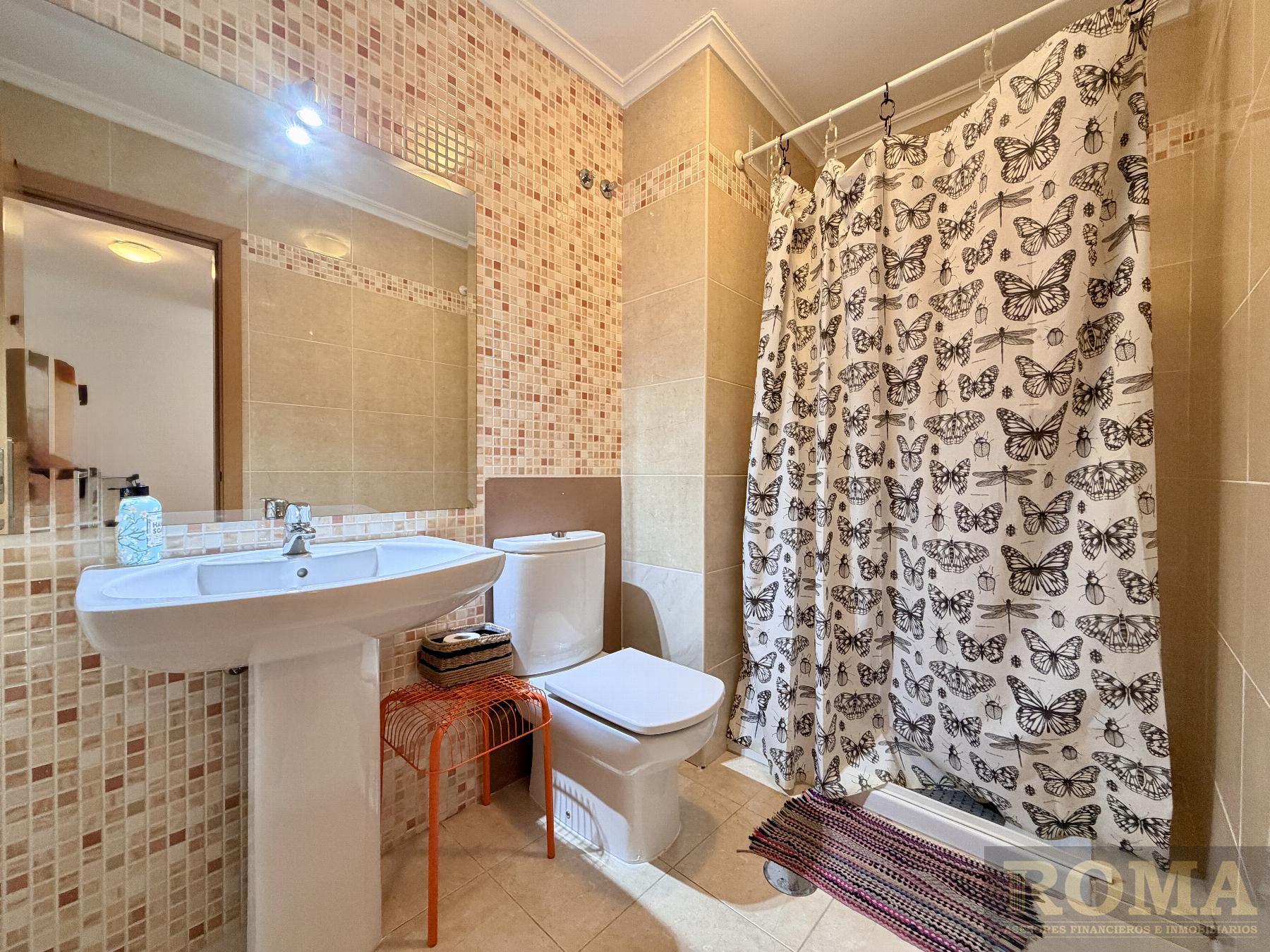 Venta de chalet en Castellanos de Moriscos