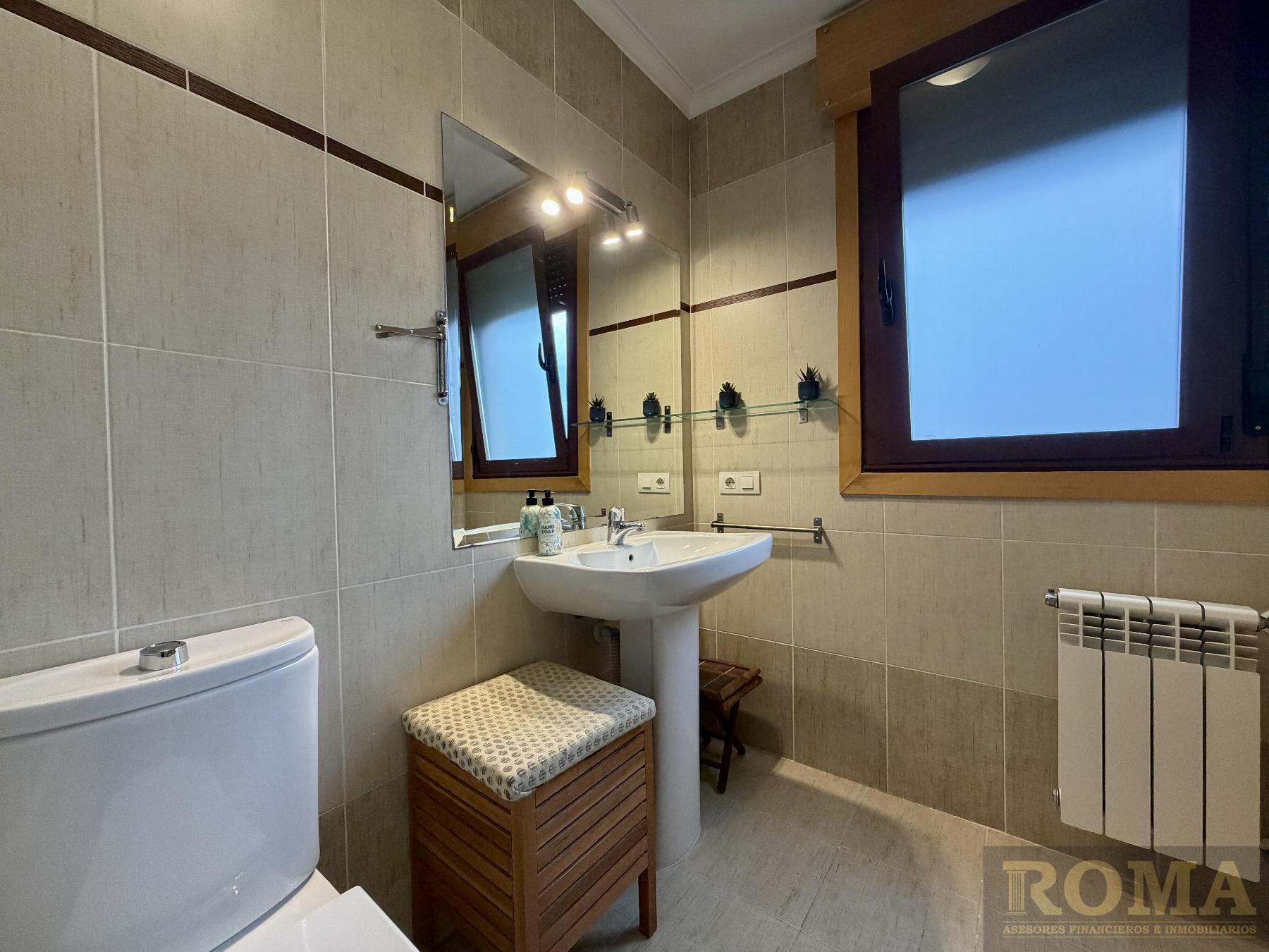 Venta de chalet en Castellanos de Moriscos