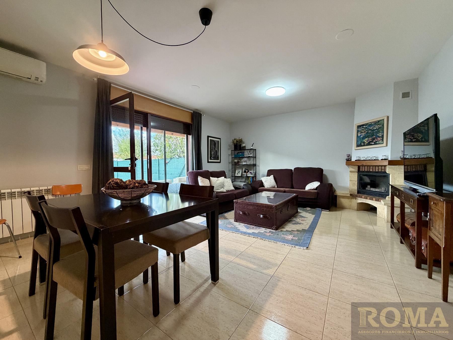 Venta de chalet en Castellanos de Moriscos