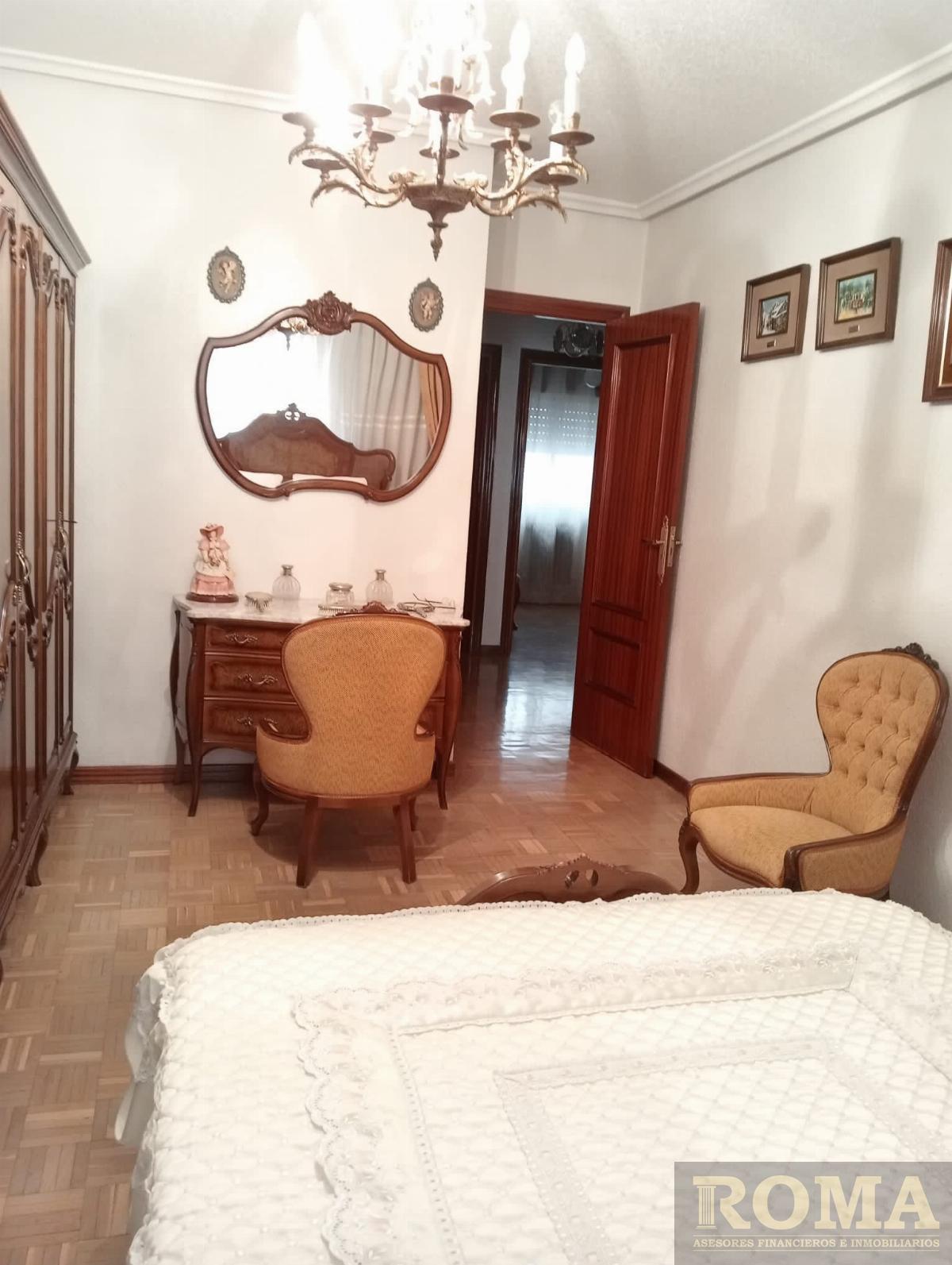 For sale of flat in Salamanca