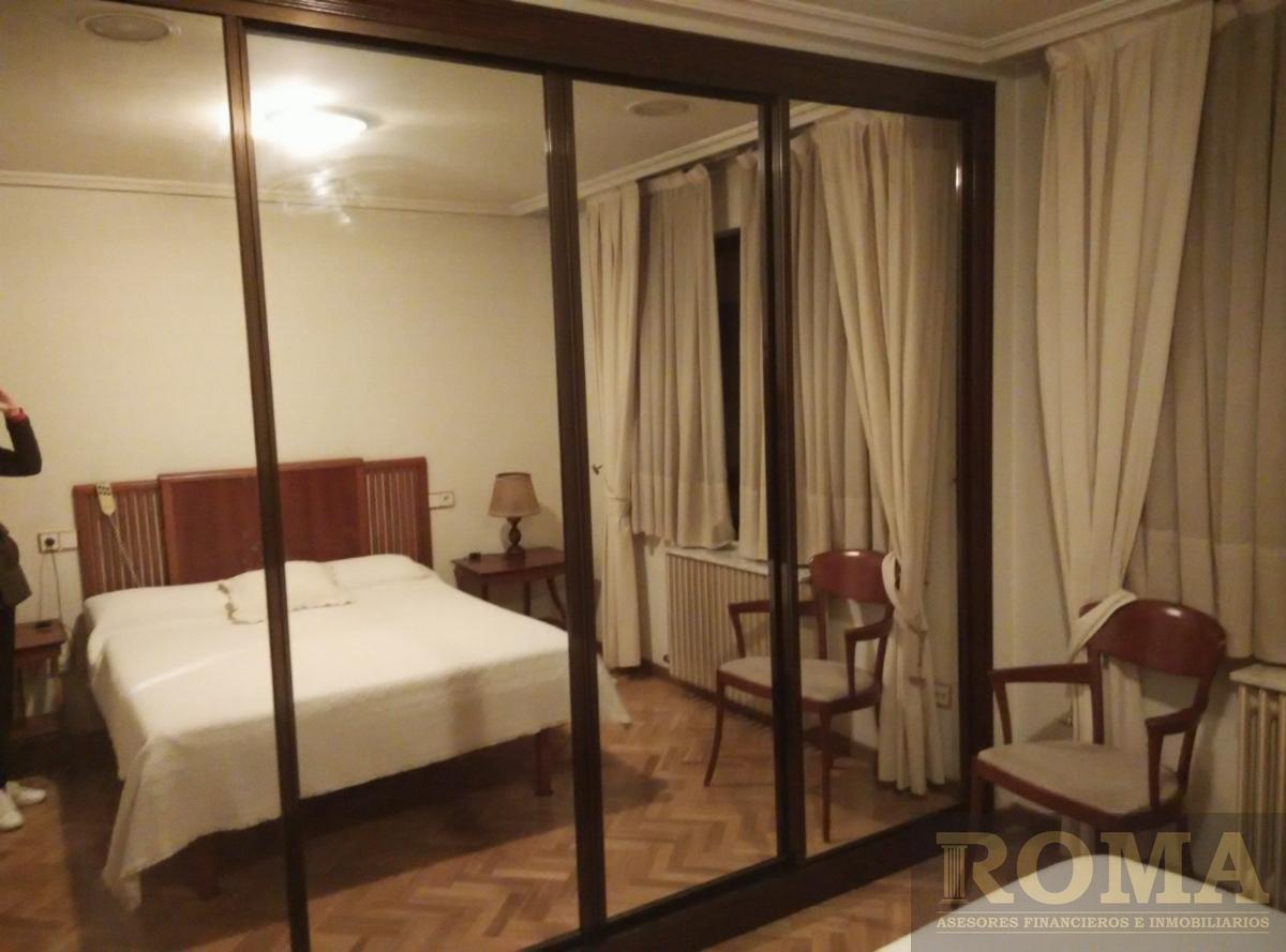 For sale of penthouse in Salamanca