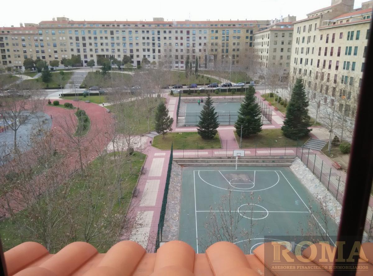 For sale of penthouse in Salamanca