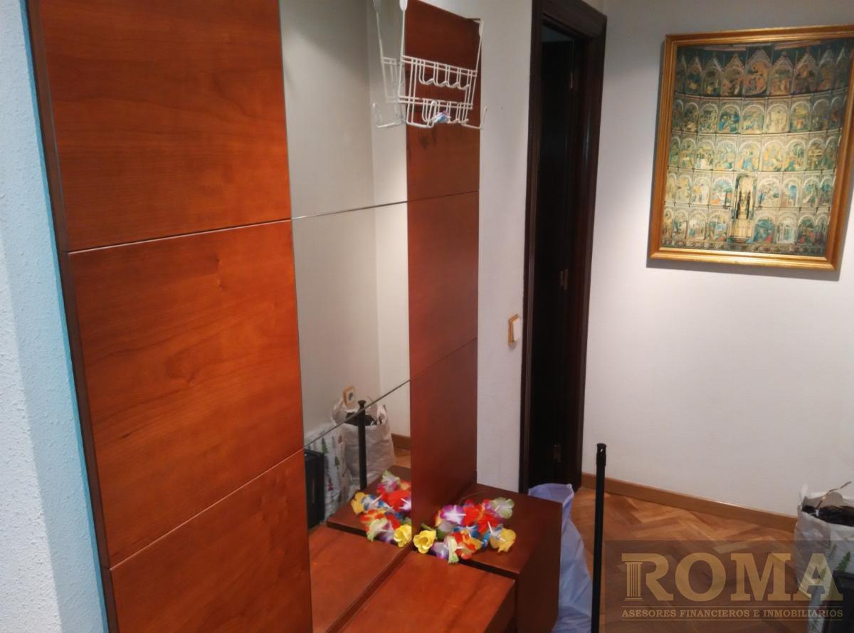 For sale of penthouse in Salamanca