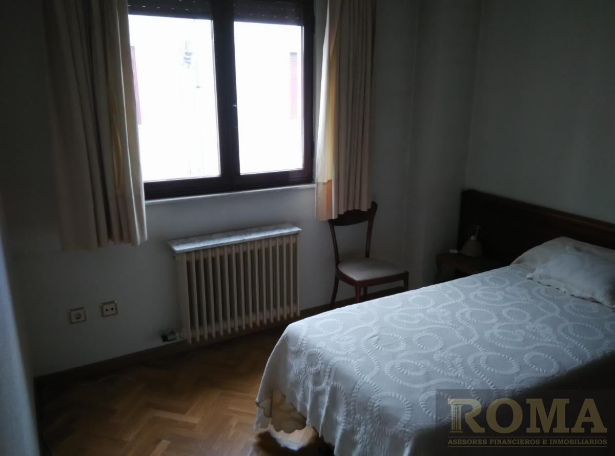 For sale of penthouse in Salamanca