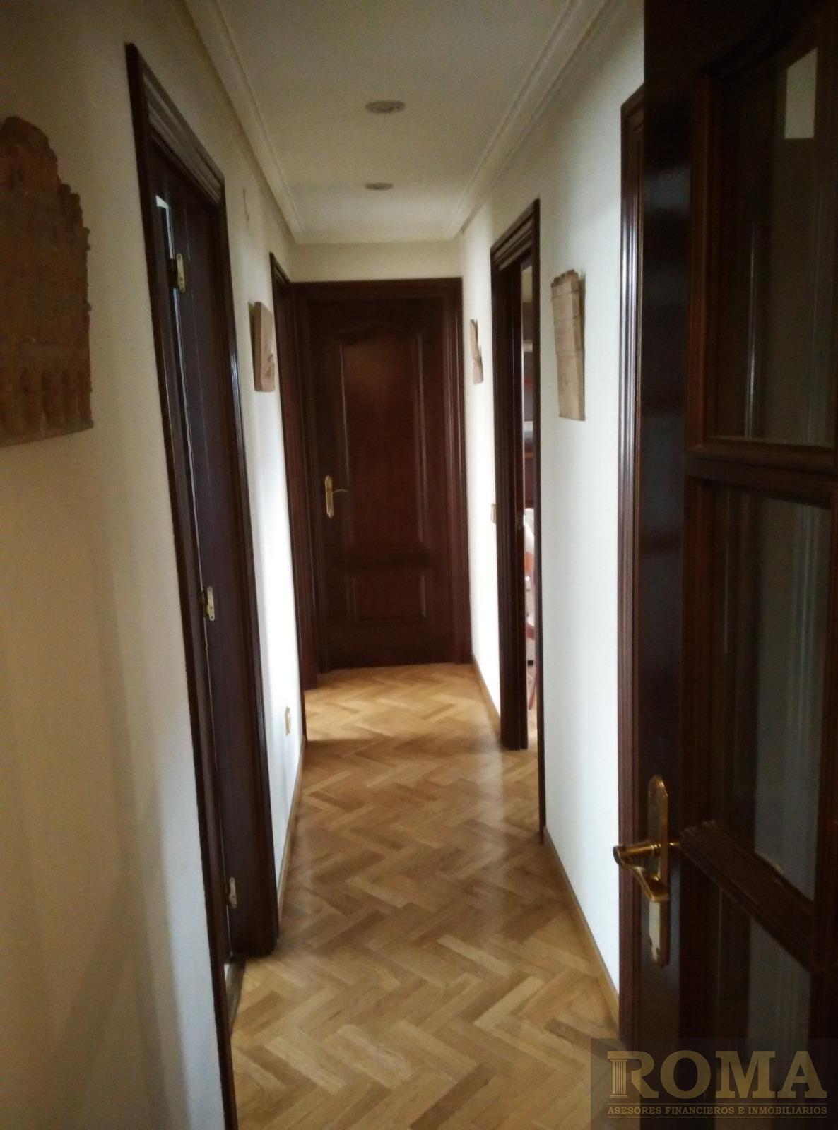 For sale of penthouse in Salamanca