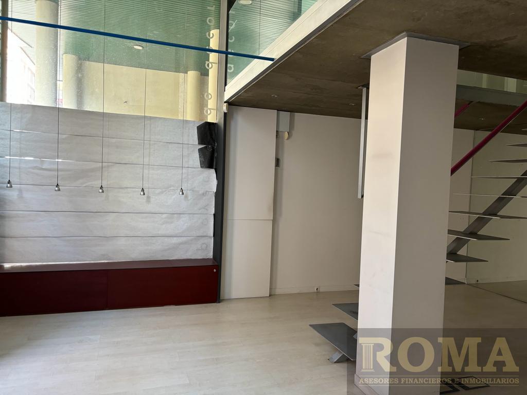 For sale of commercial in Zamora