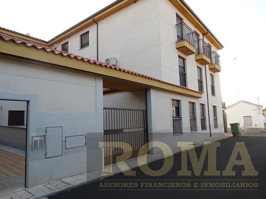 For sale of duplex in La Fuente de San Esteban