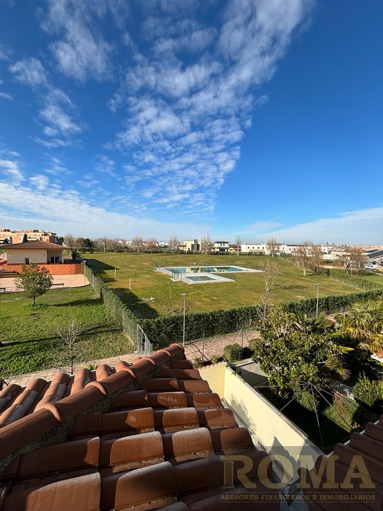For sale of chalet in Carbajosa de la Sagrada